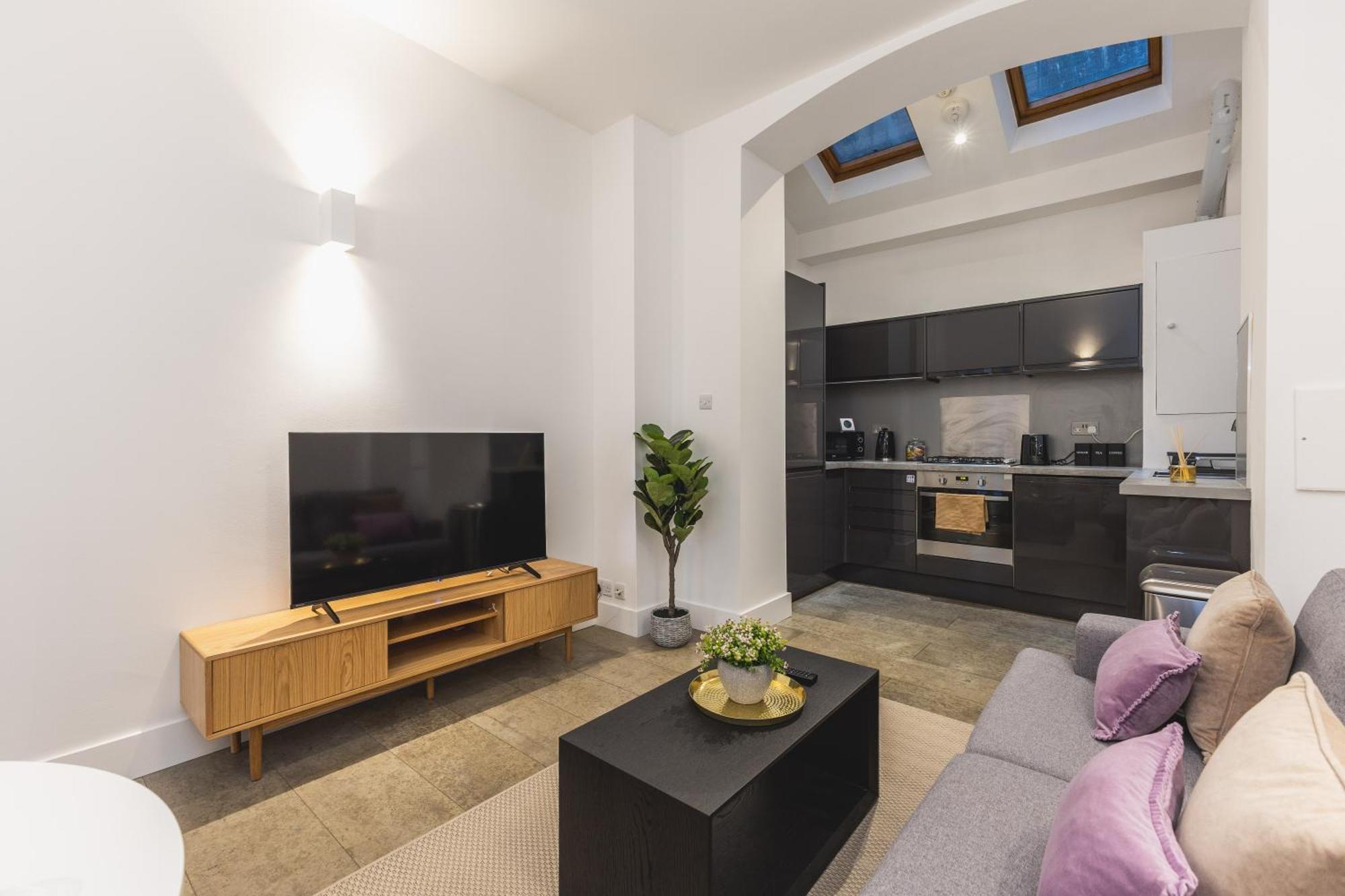 Berryland 14 By Artsy Apartment