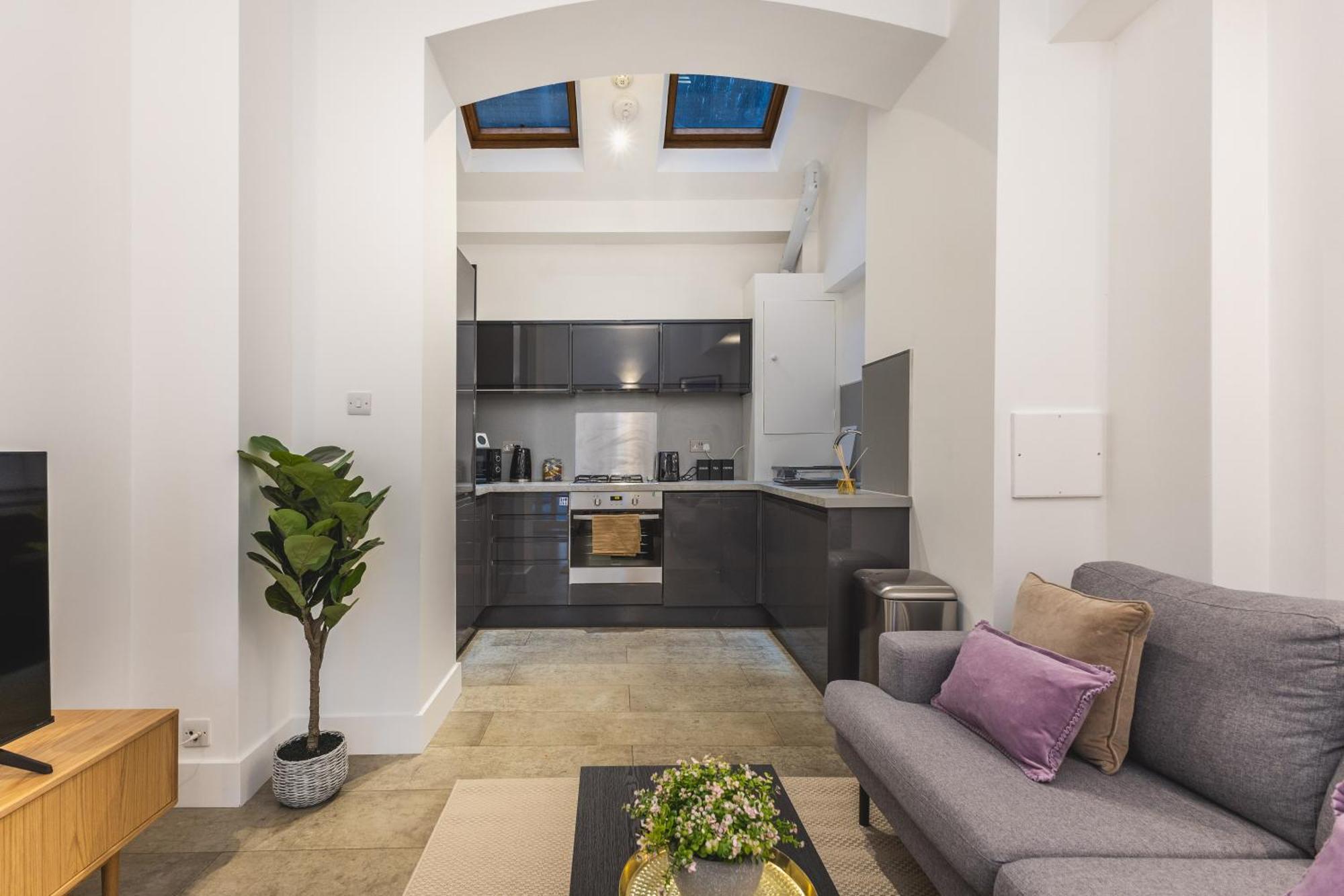 Berryland 14 By Artsy Apartment