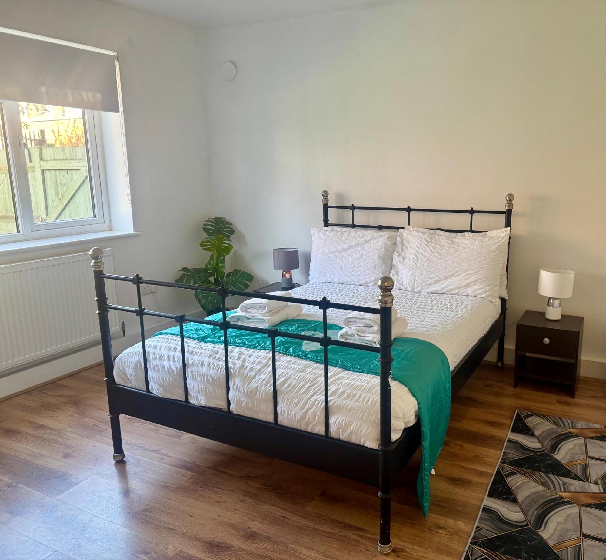 Serene 2 Bedroom Flat Free Off-street Parking Large Suv Close To Tube