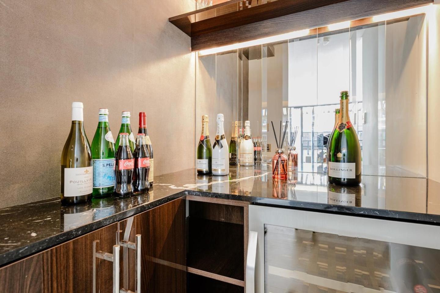 Award Winning Interior Designed Luxurious Mews In Knightsbridge Ferienhaus