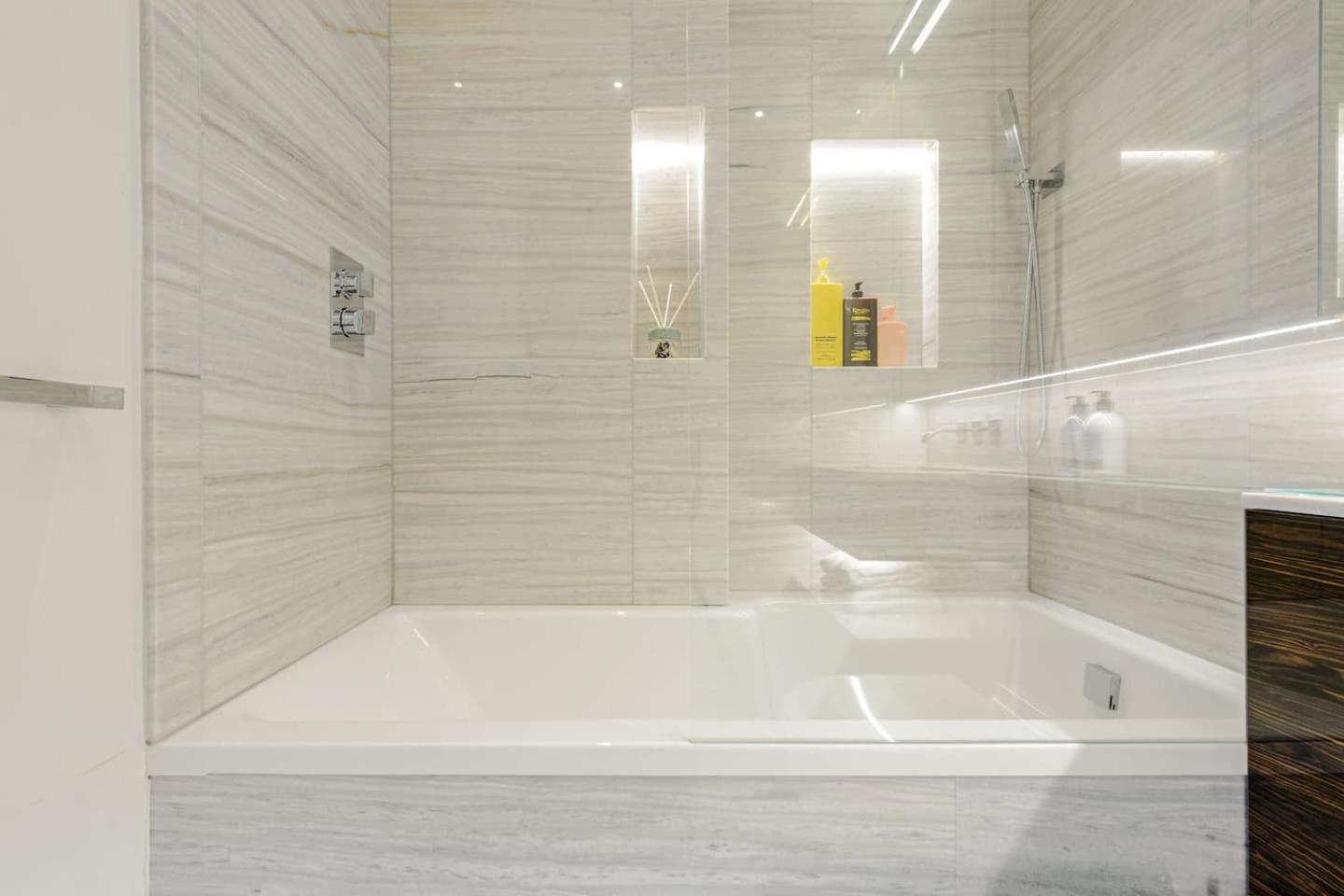 Ferienhaus Award Winning Interior Designed Luxurious Mews In Knightsbridge London