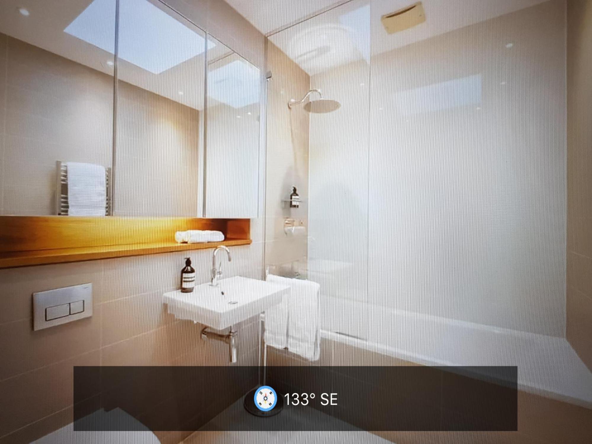 Sunny Archer - Soho Guest house London
