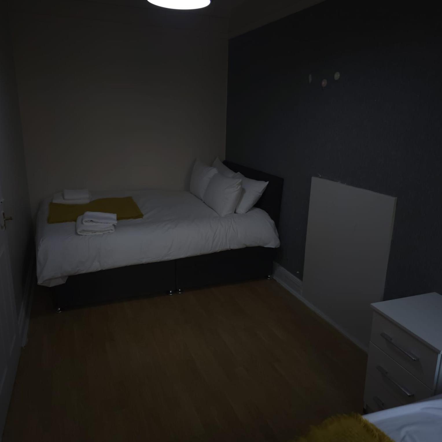 Homey Bedroom Flat Center London