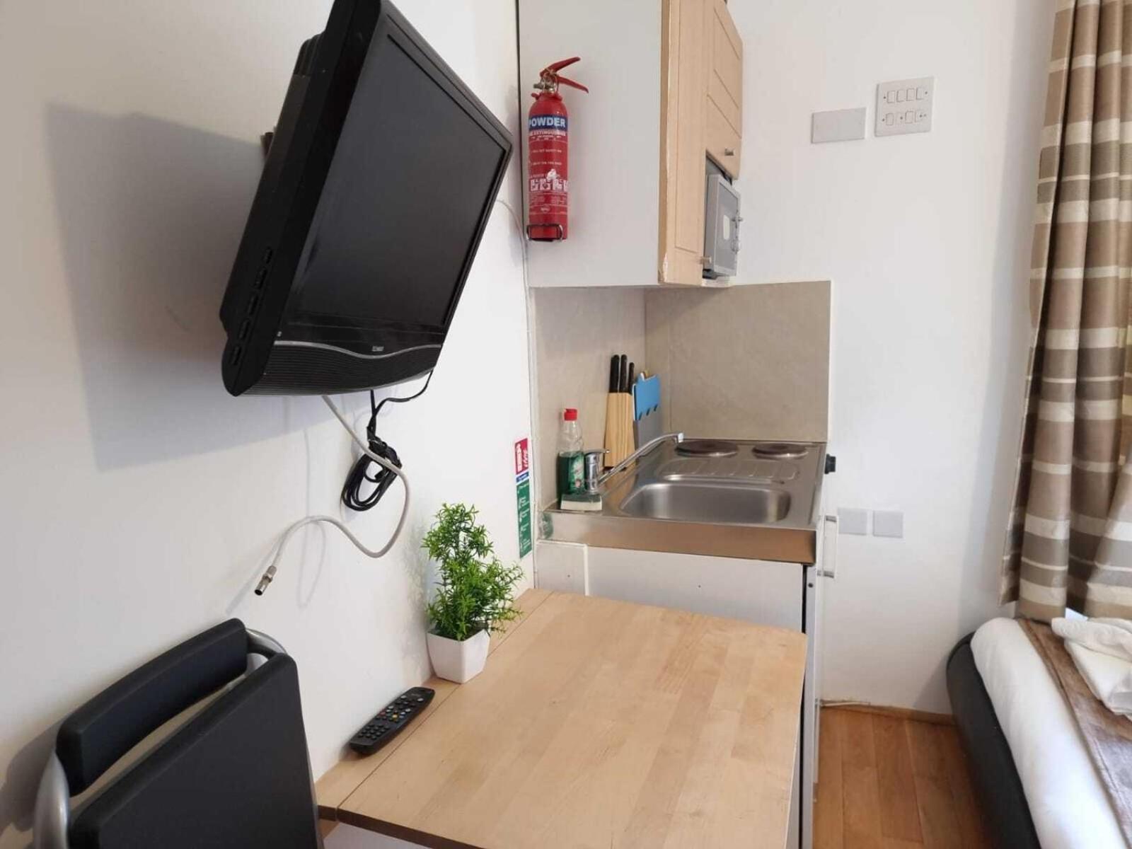 Inverness Terrace Bed & Breakfast London