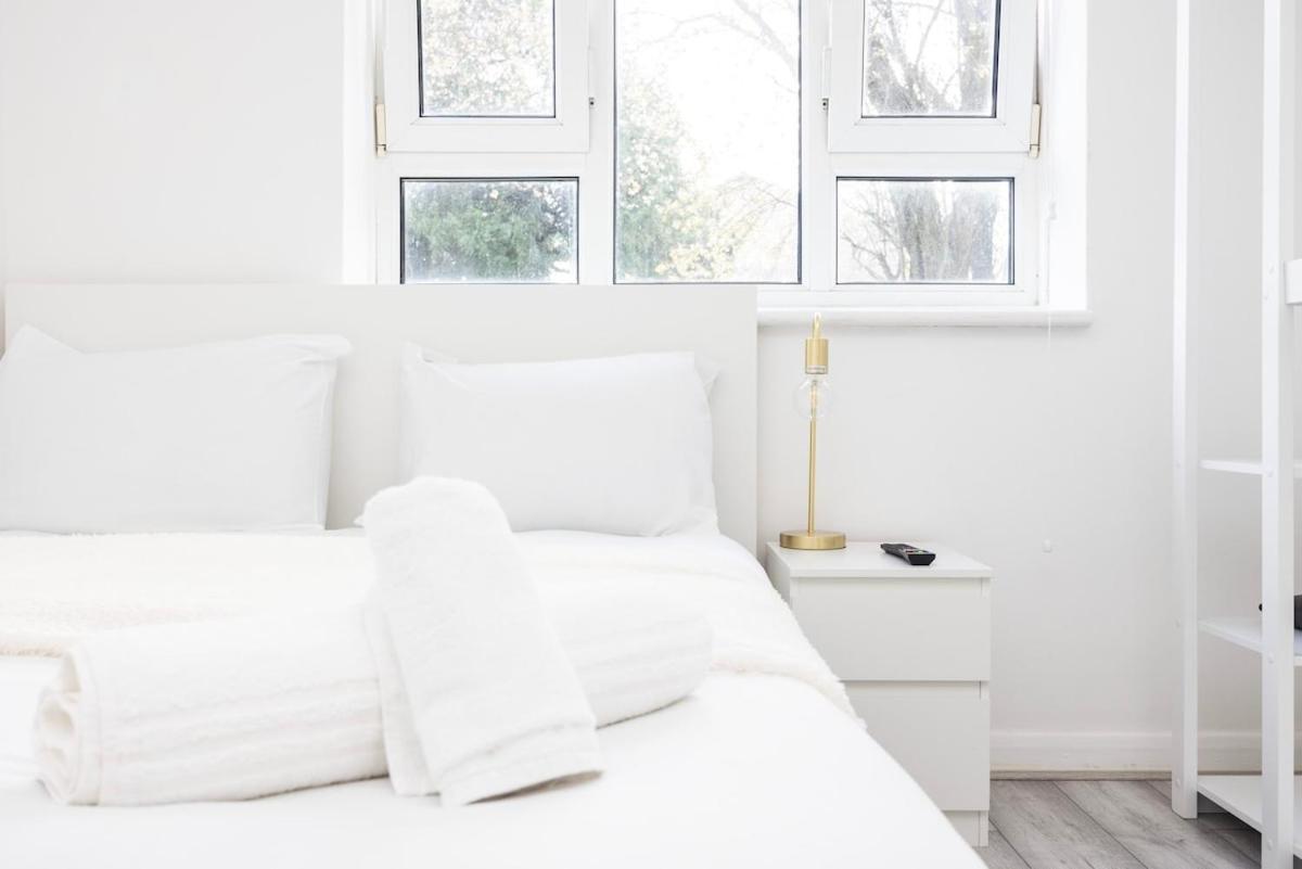 Chic 2 Bedroom Flat Close To South Londons Attractions * London