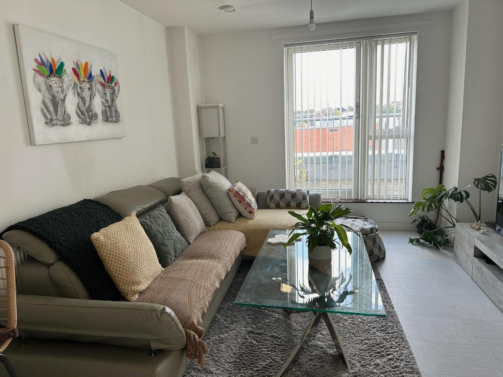 Brixtons Stylish Cove With Balcony * London