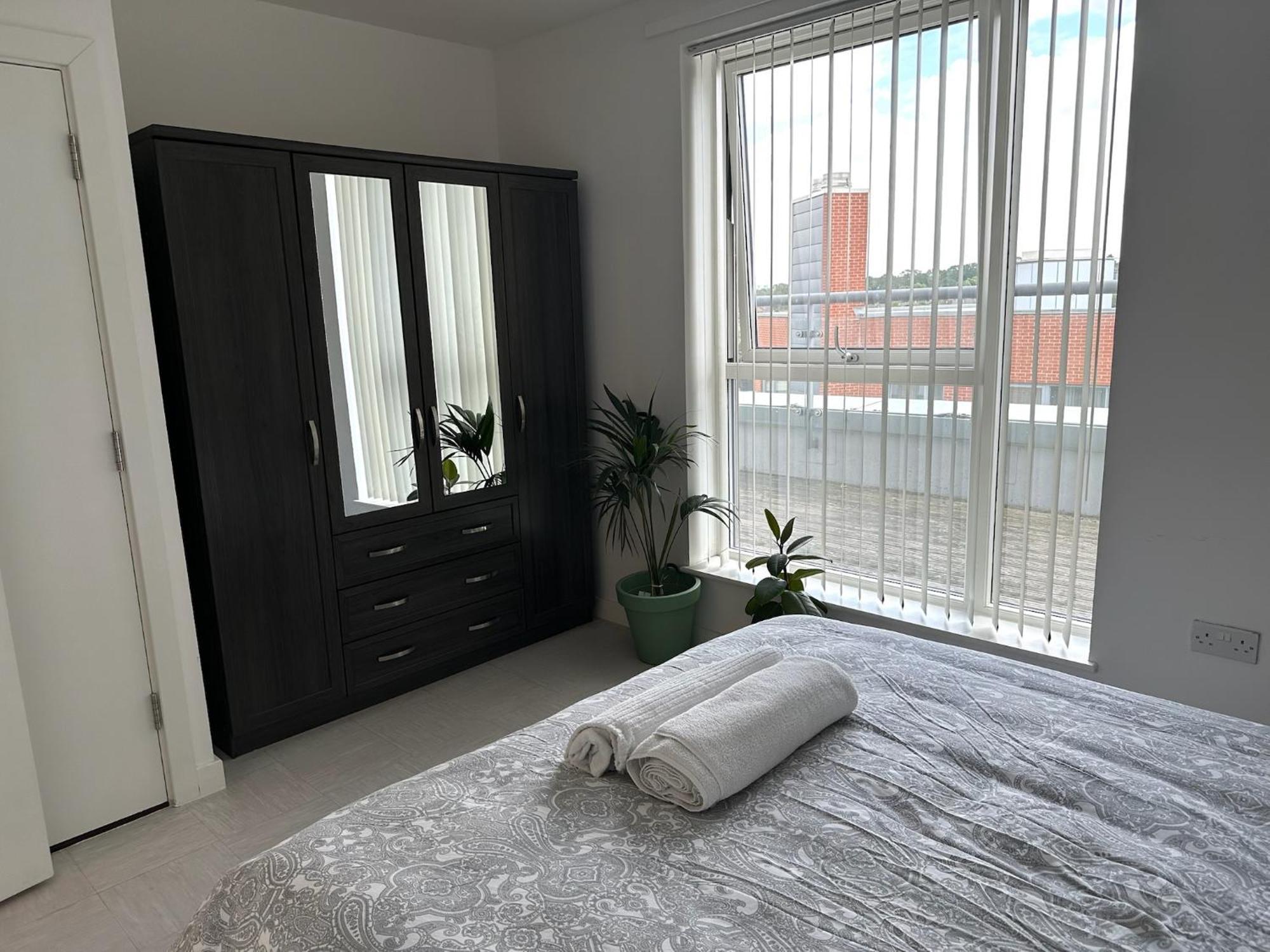 Apartment Brixtons Stylish Cove With Balcony *