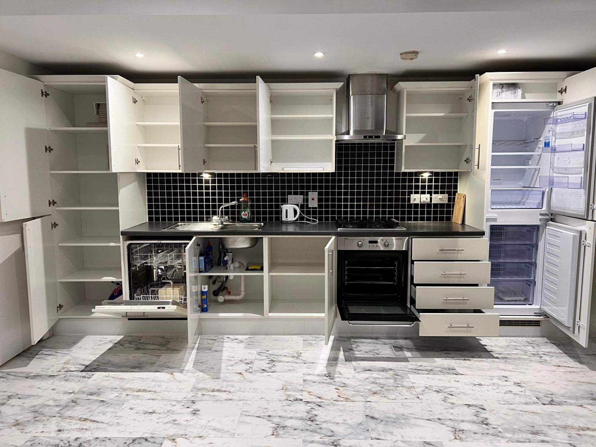 Aparthotel Deluxe Entire With 2x Bedrooms, 2x Bathrooms And A Big Living In The Olympic Park And Westfield At Stratford London