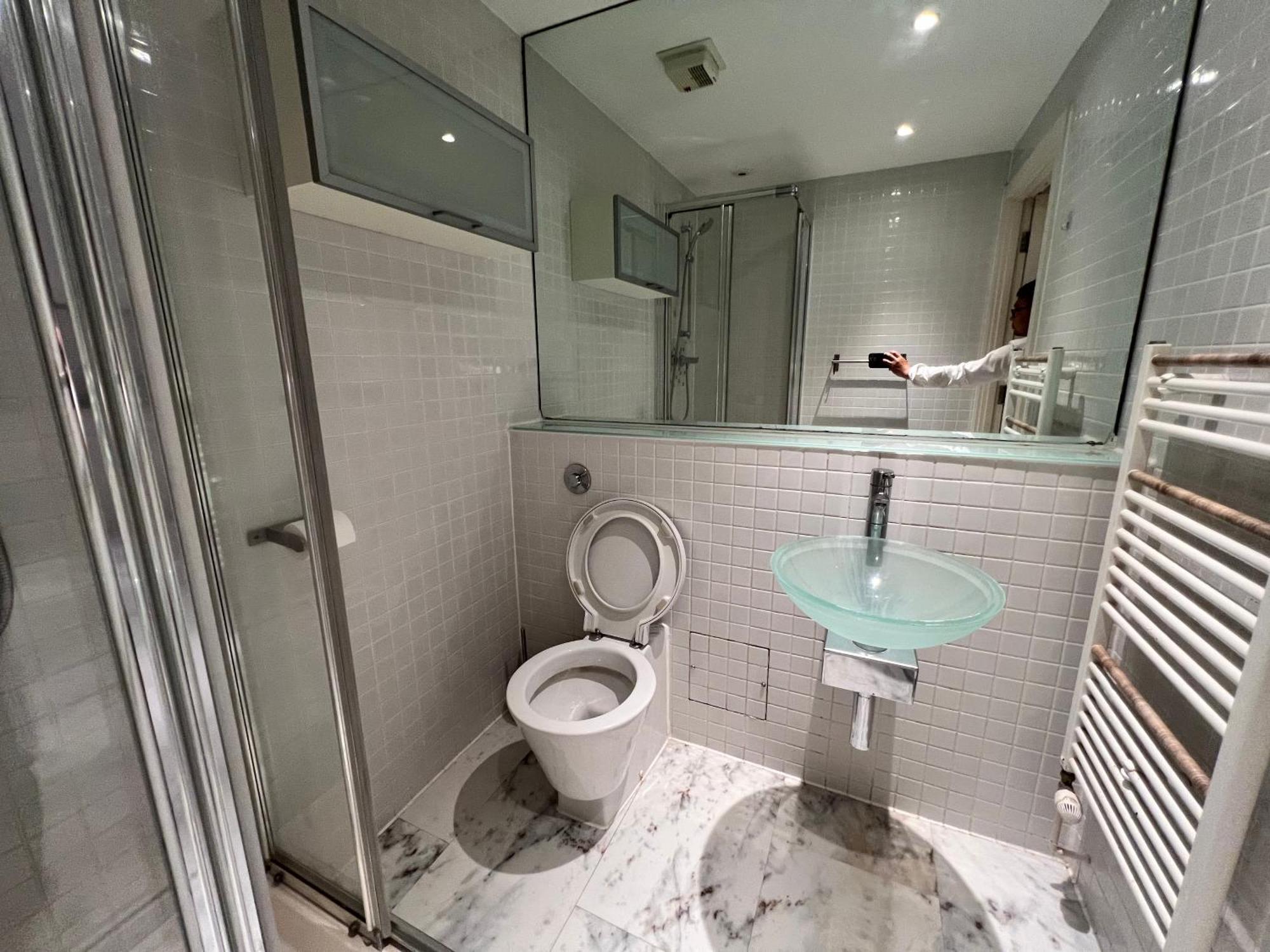 Deluxe Entire With 2x Bedrooms, 2x Bathrooms And A Big Living In The Olympic Park And Westfield At Stratford Aparthotel