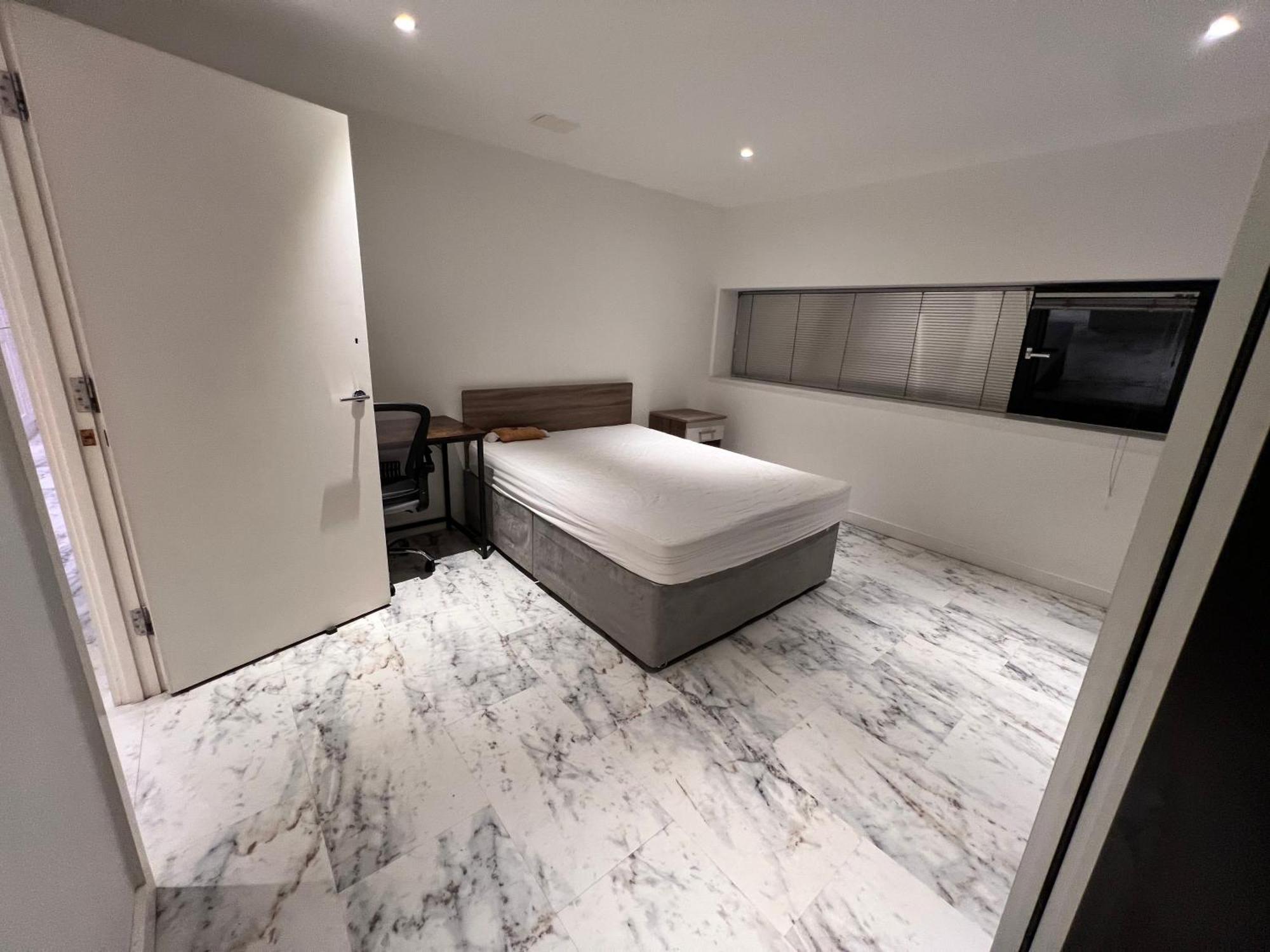 Aparthotel Deluxe Entire With 2x Bedrooms, 2x Bathrooms And A Big Living In The Olympic Park And Westfield At Stratford