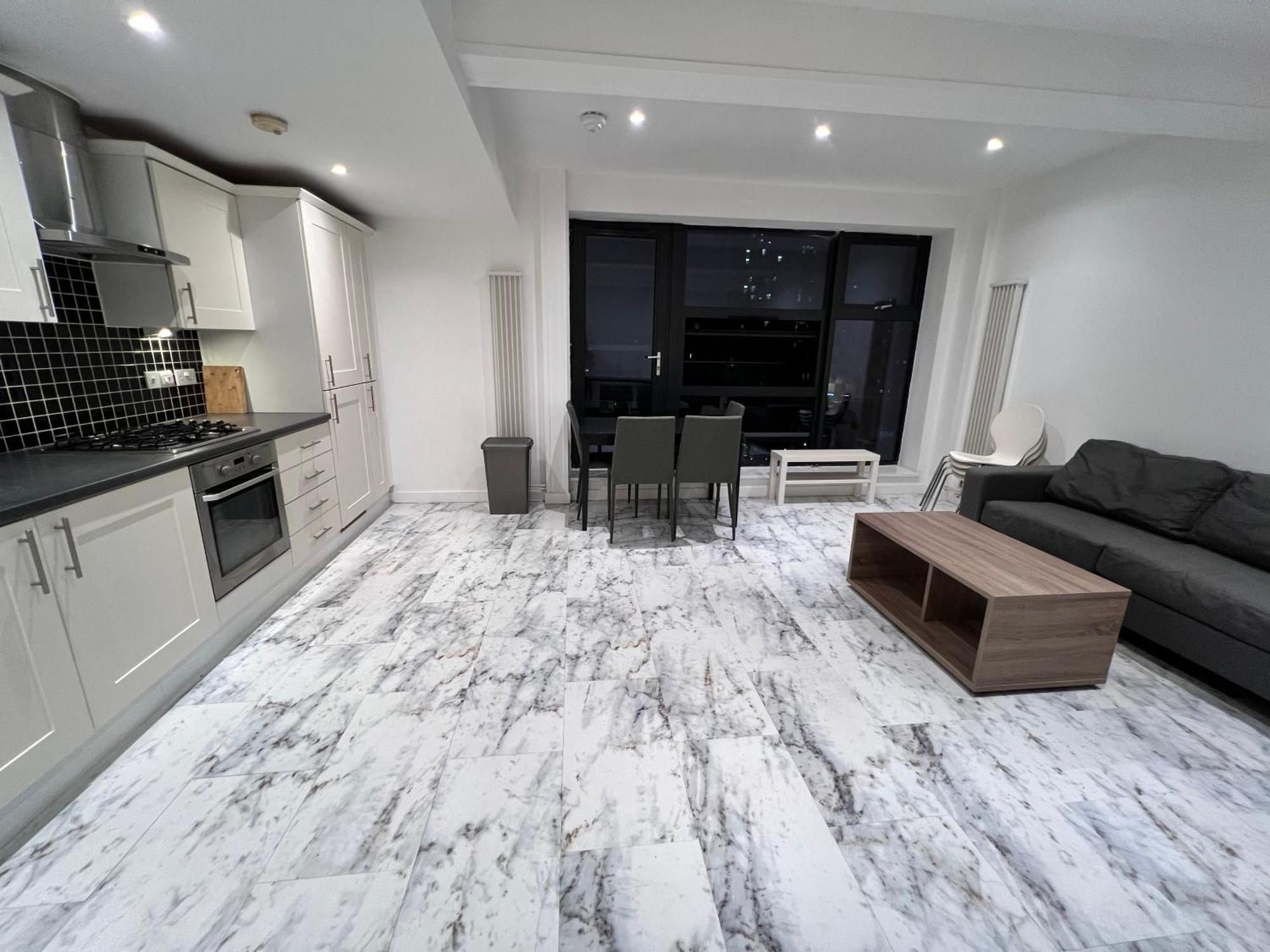 Deluxe Entire With 2x Bedrooms, 2x Bathrooms And A Big Living In The Olympic Park And Westfield At Stratford * London