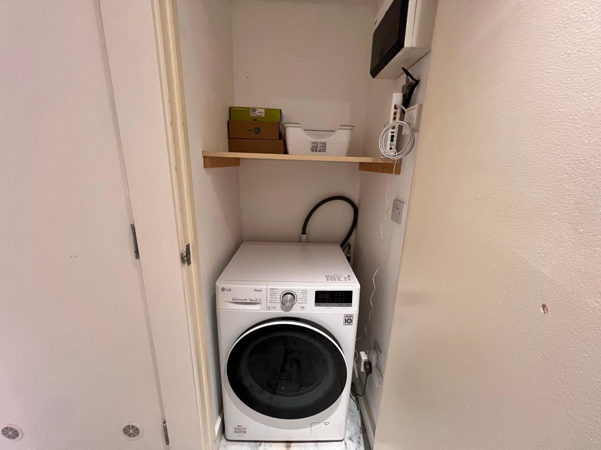 Aparthotel Deluxe Entire With 2x Bedrooms, 2x Bathrooms And A Big Living In The Olympic Park And Westfield At Stratford London