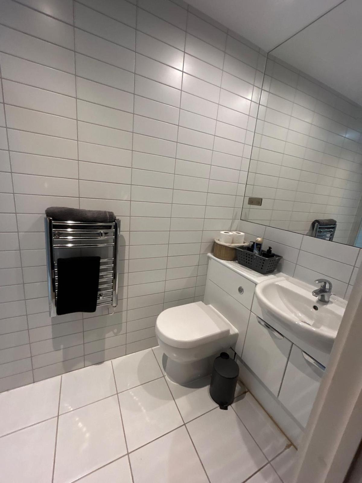 O2 & Excel Zone 2 Sleeps 6 * London