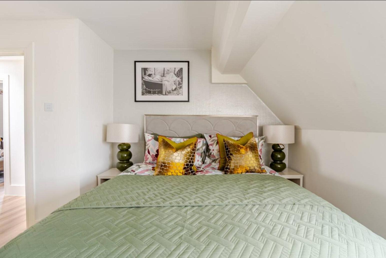 Floor Luxury Penthouse - Sleeps 6 Apartment London