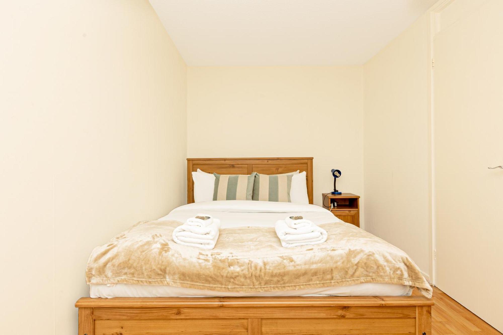 Unique 2br Duplex, Garden & Parking, 7min Woodgreen St Apartment London