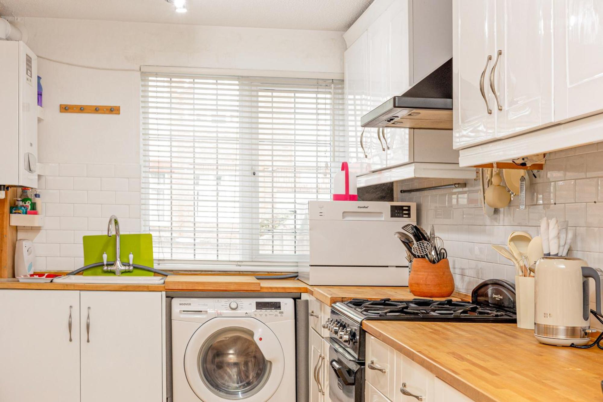 Unique 2br Duplex, Garden & Parking, 7min Woodgreen St *