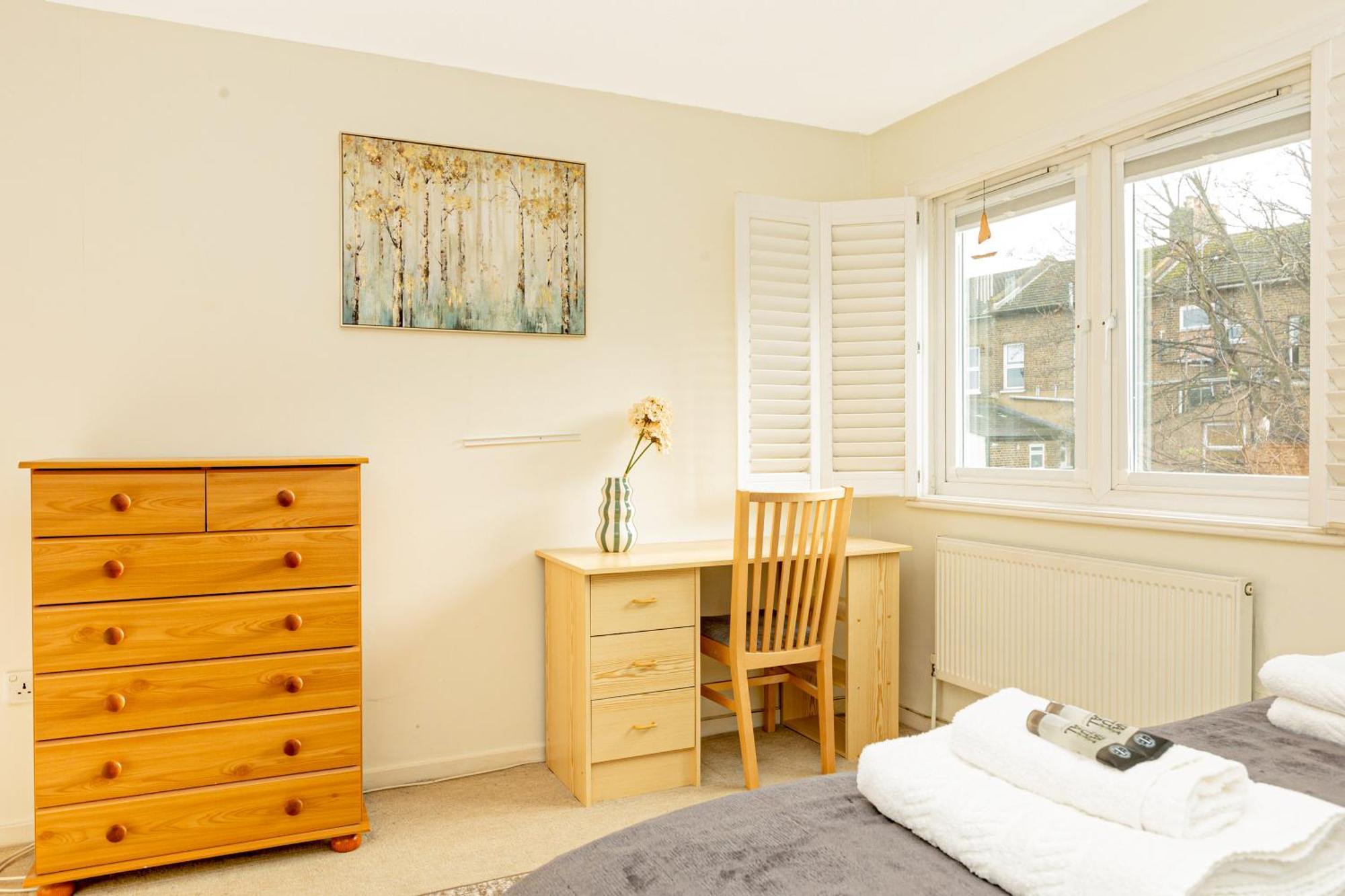 Unique 2br Duplex, Garden & Parking, 7min Woodgreen St Apartment London
