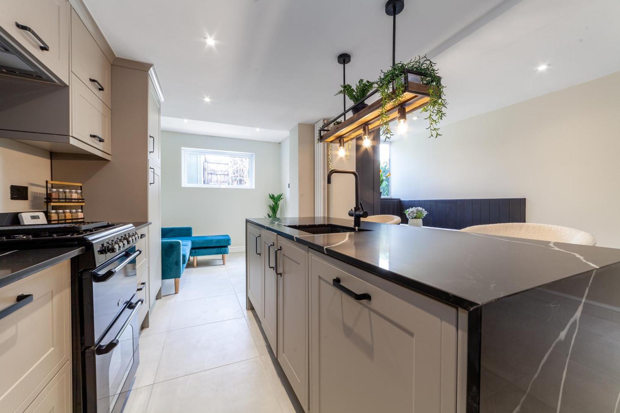 Peaceful 5br House With Garden & Terrace, Se * London