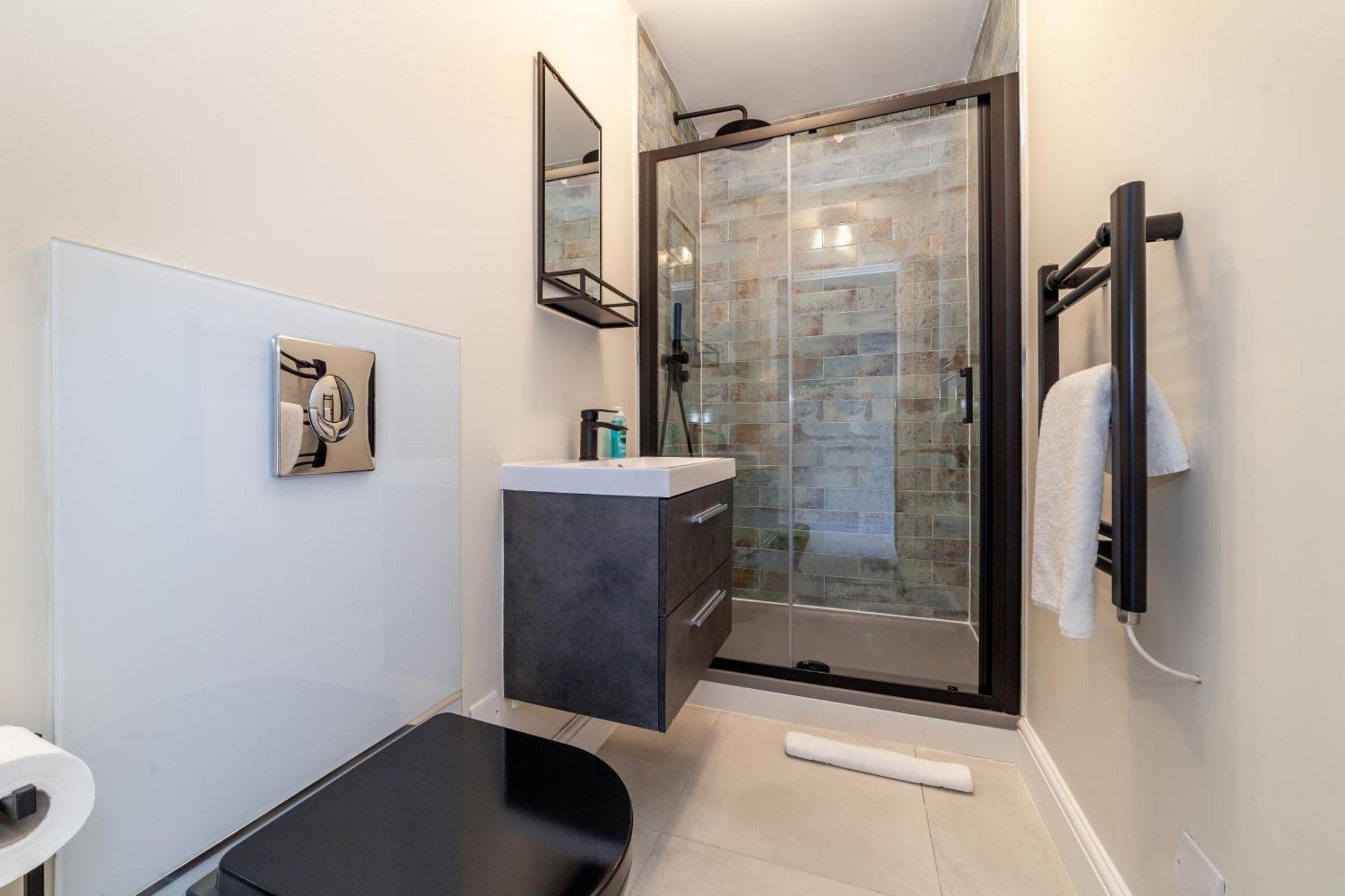 Peaceful 5br House With Garden & Terrace, Se * London