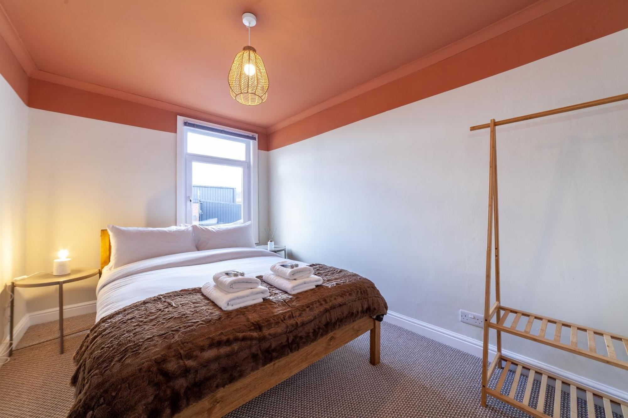 Peaceful 5br House With Garden & Terrace, Se Apartment *