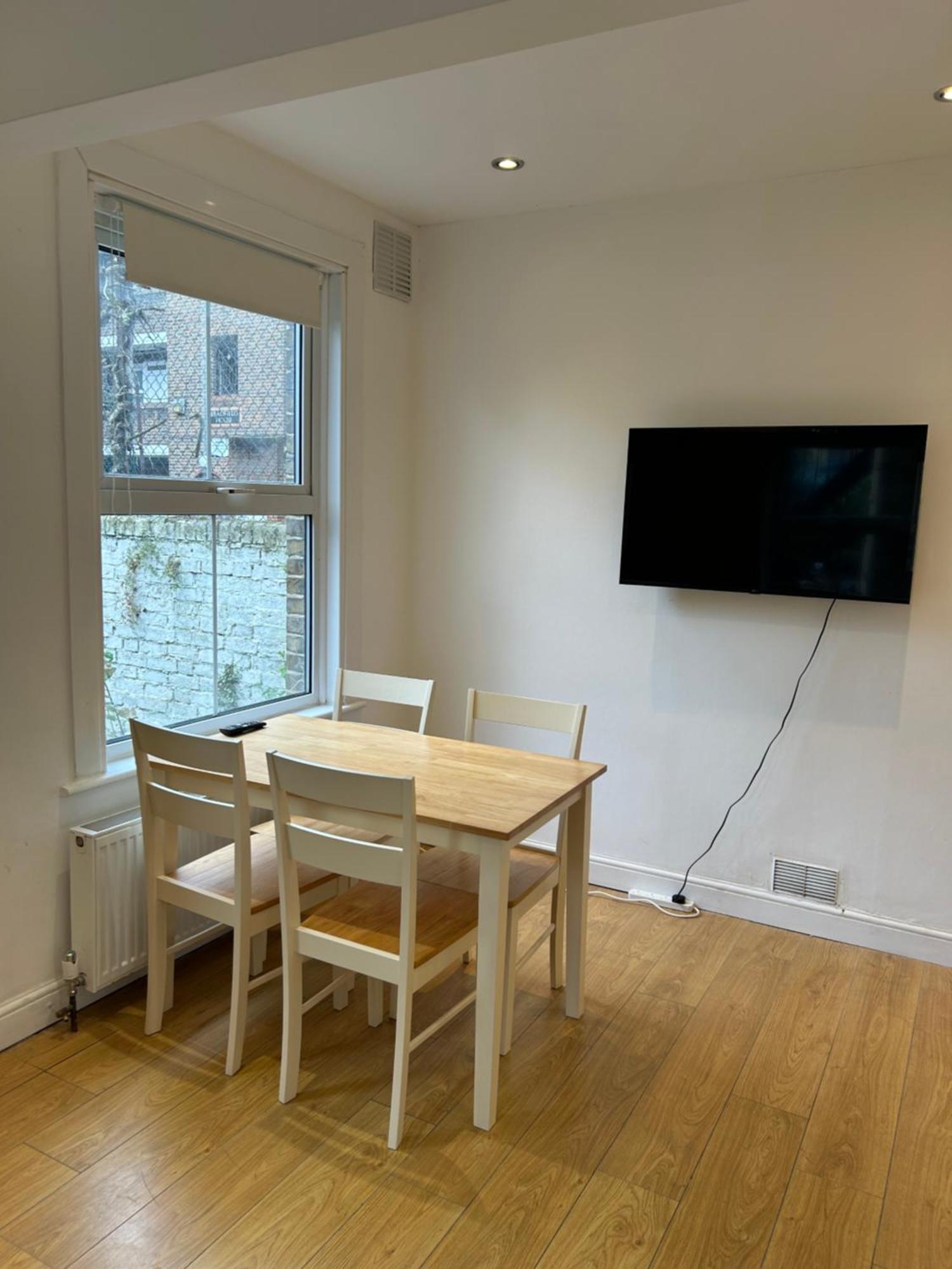 Apartment Spacious Battersea And