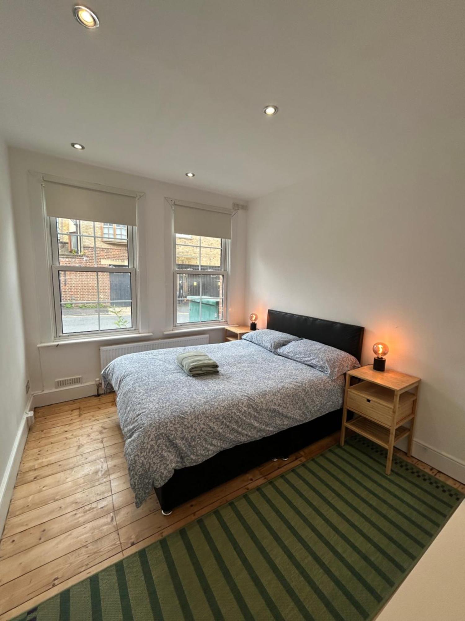 Apartment Spacious Battersea And *