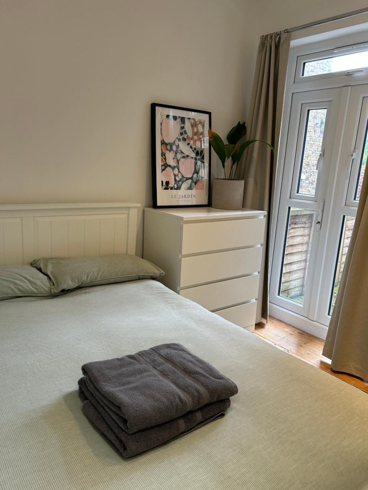 Spacious Battersea And