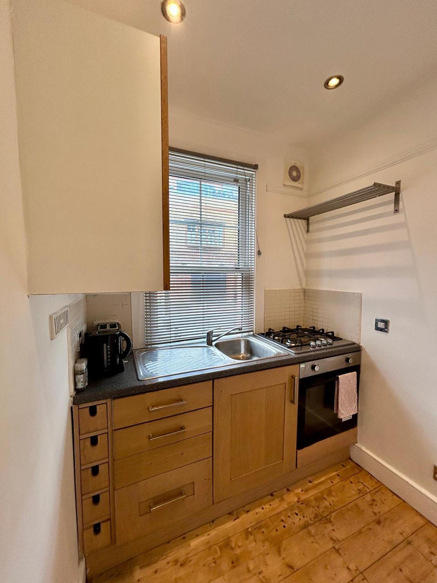 Spacious Battersea And London