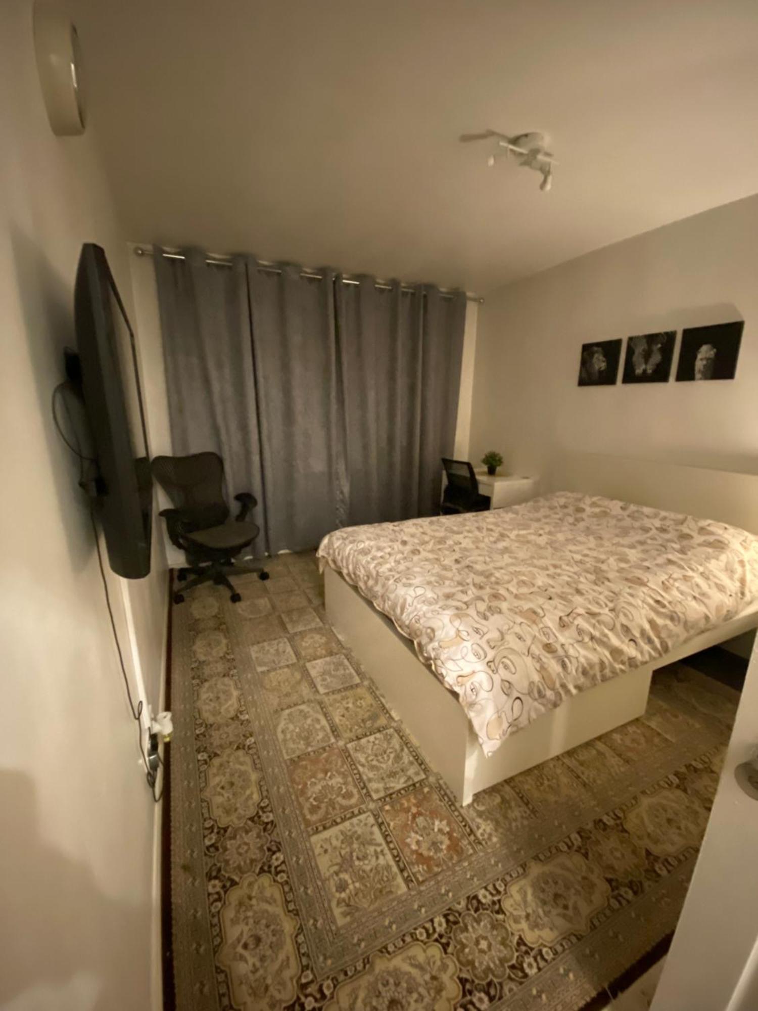 One Bedroom Flat In Chiswick W4