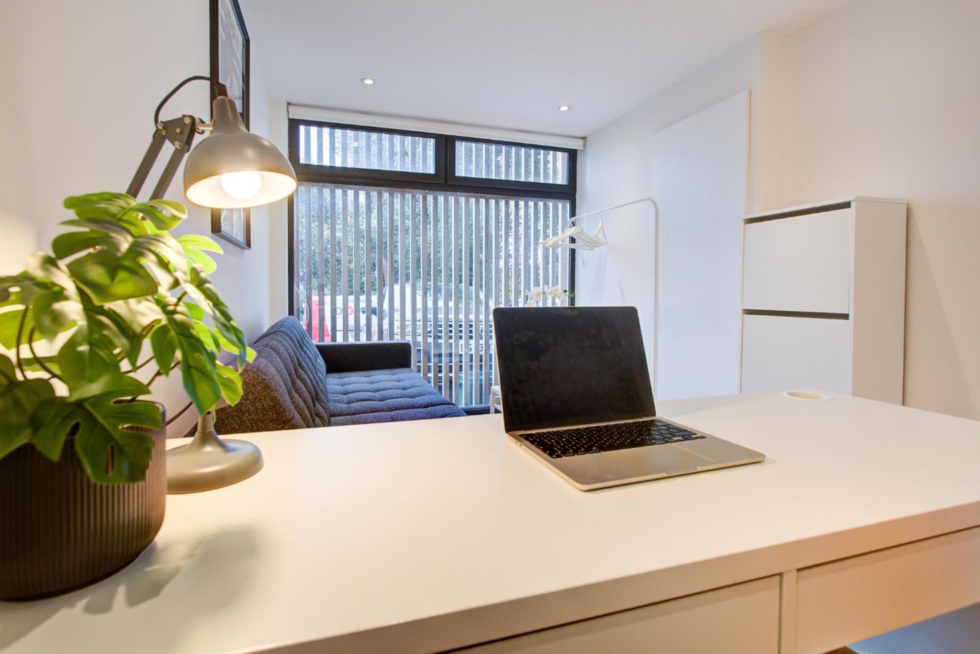 Neoteric Wimbledon Village * London