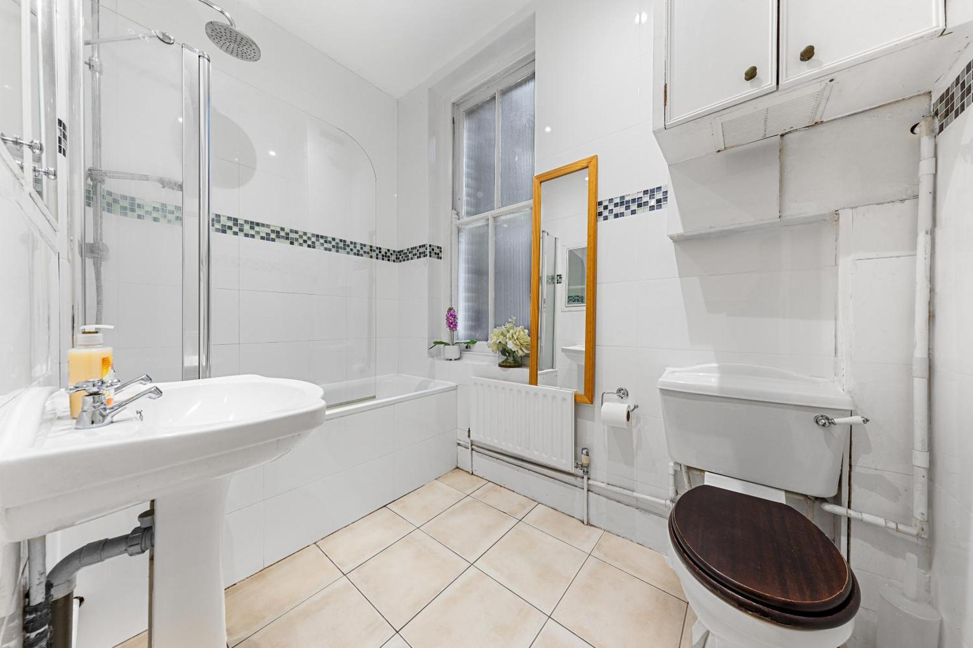 Apartment 3 Bedroom Sloane Square Kings Road Chelsea Bm1 London