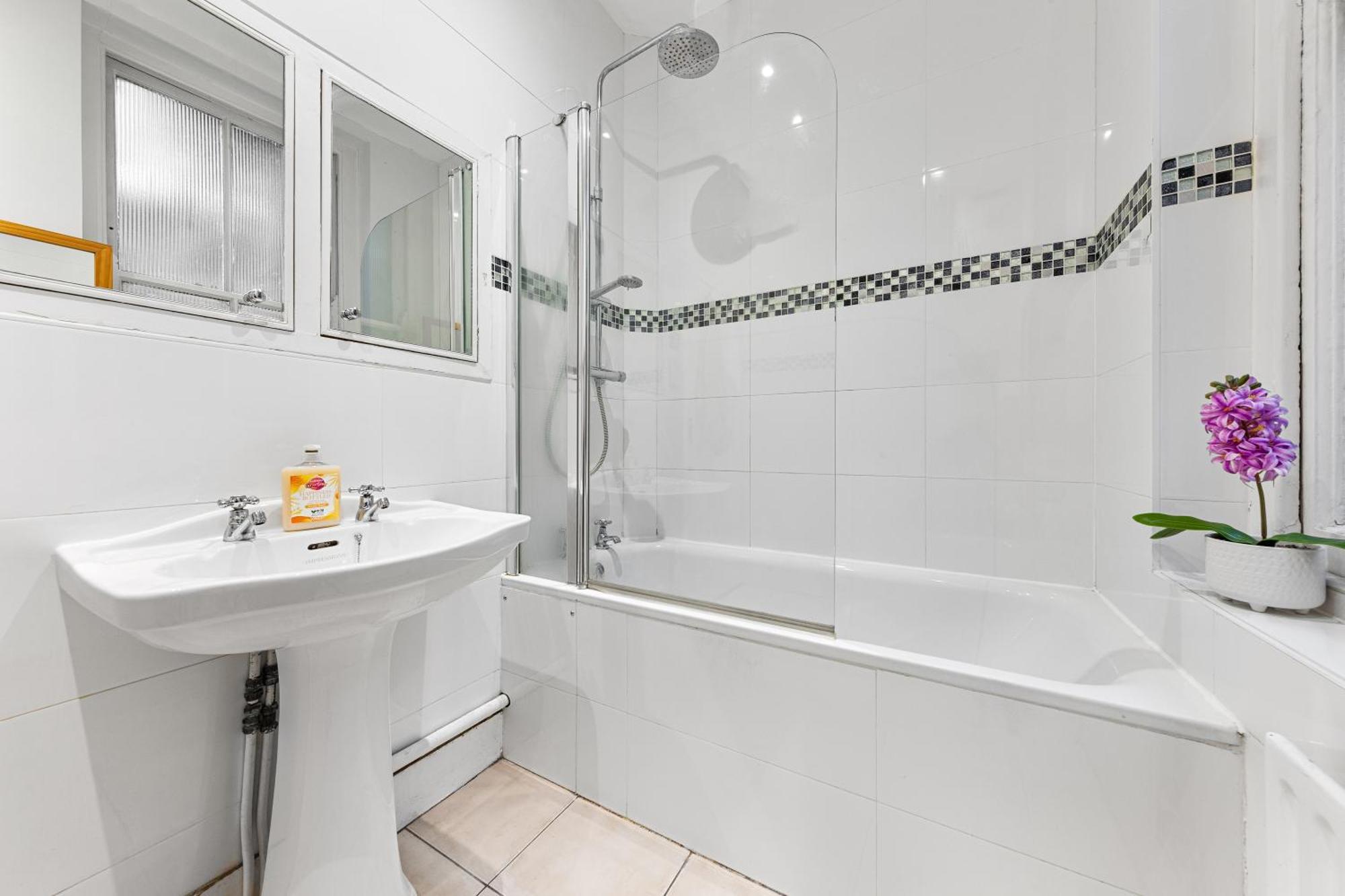 Apartment 3 Bedroom Sloane Square Kings Road Chelsea Bm1 London