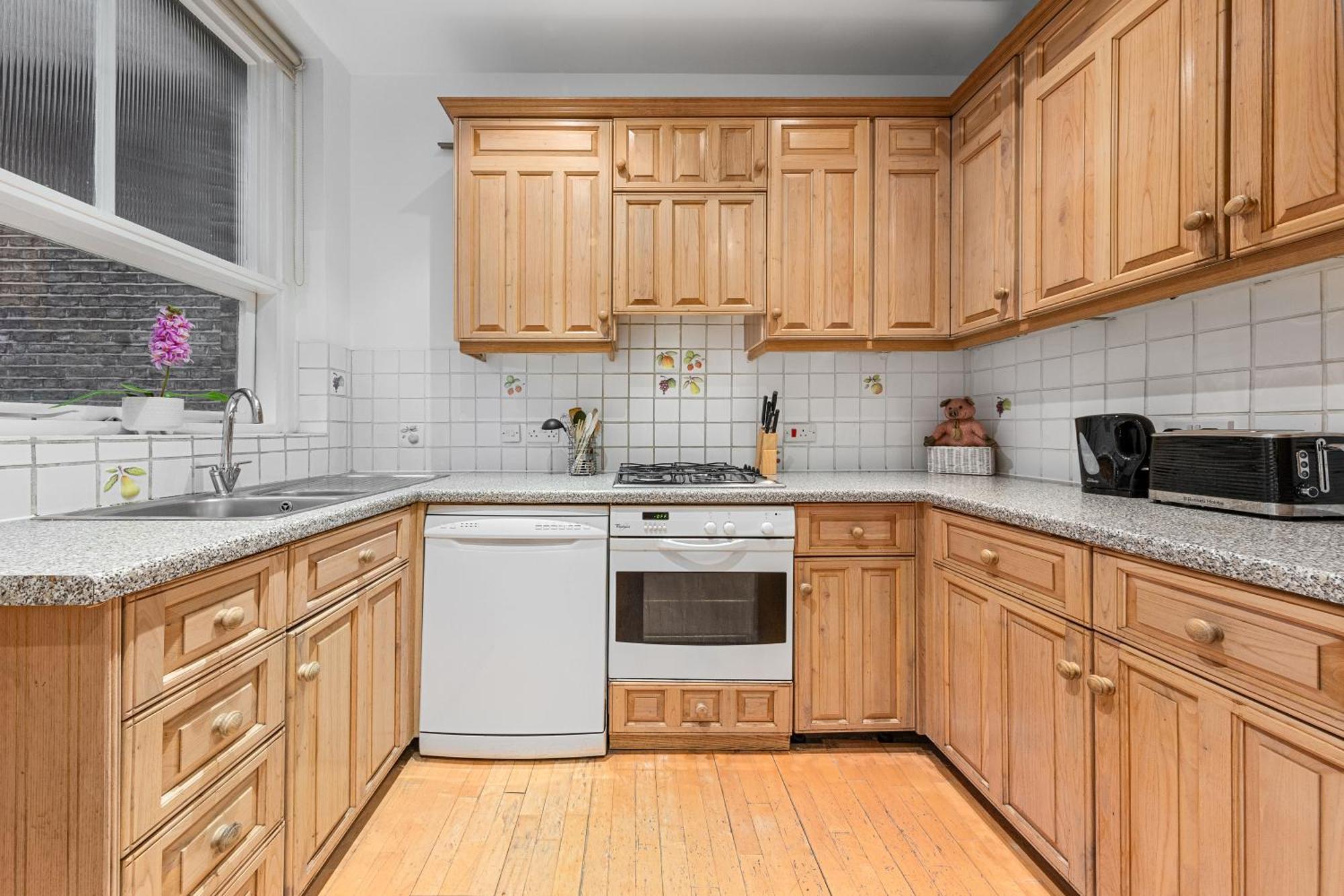 Apartment 3 Bedroom Sloane Square Kings Road Chelsea Bm1