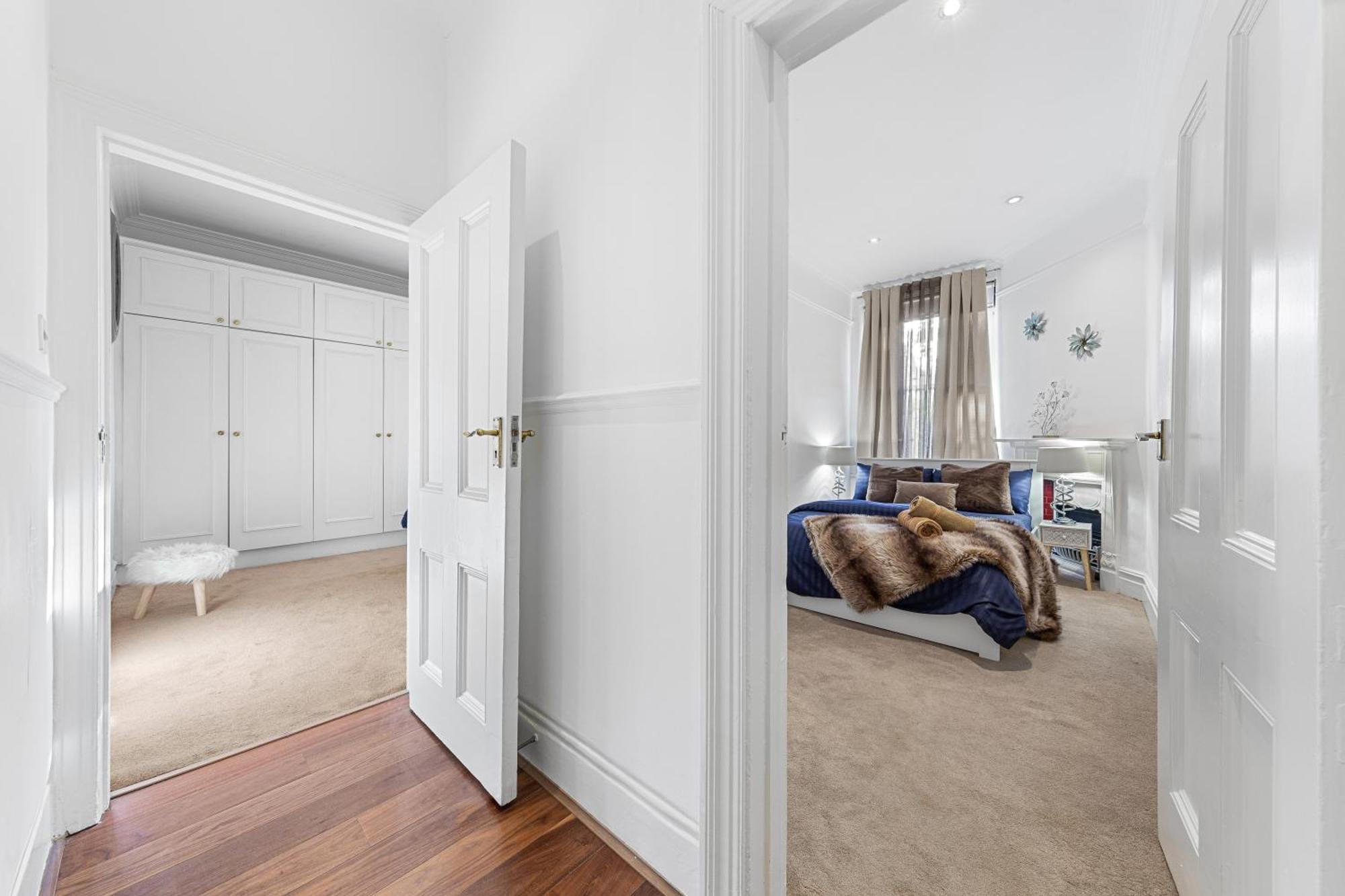 3 Bedroom Sloane Square Kings Road Chelsea Bm1 Apartment