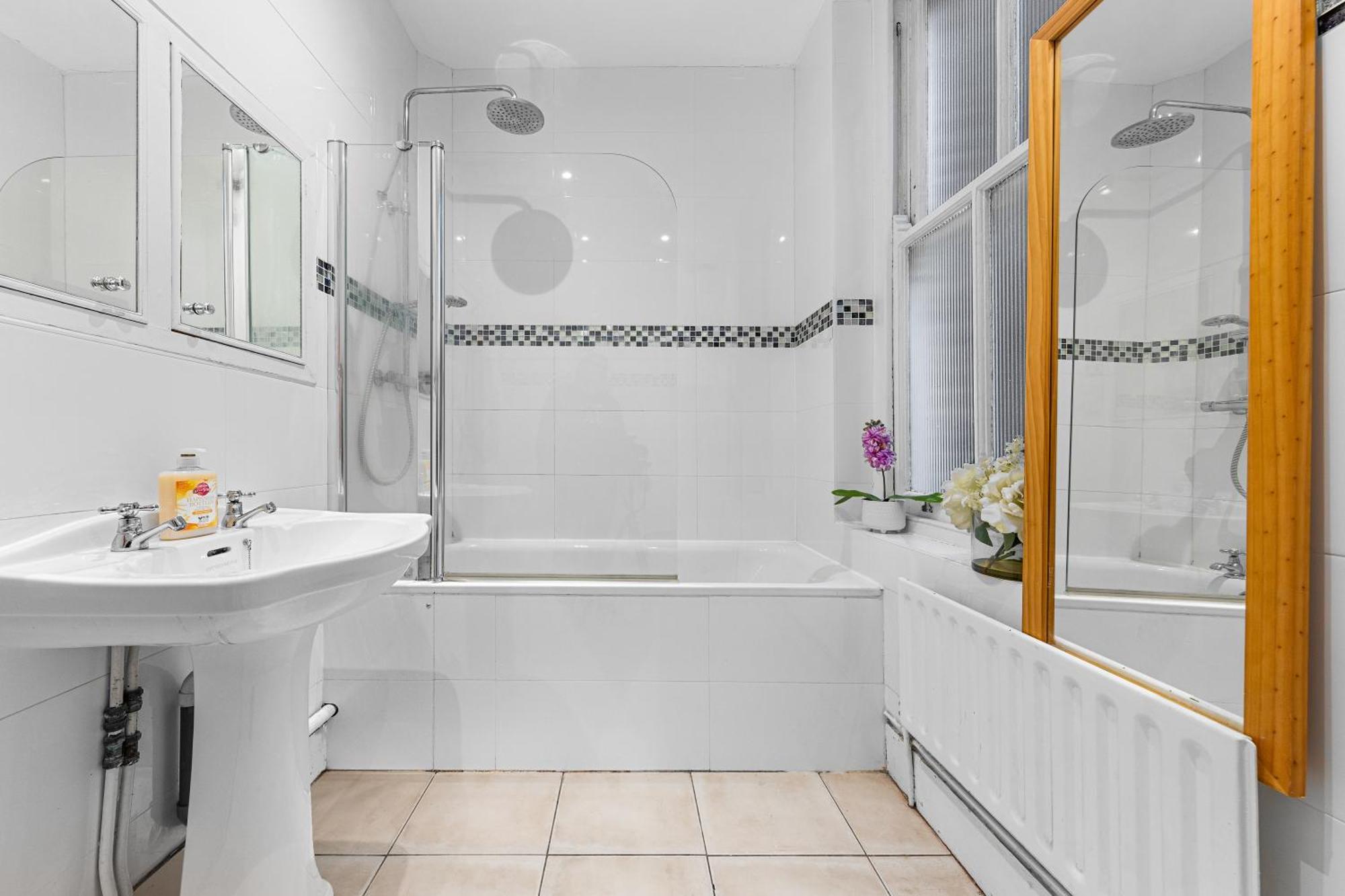 3 Bedroom Sloane Square Kings Road Chelsea Bm1 *