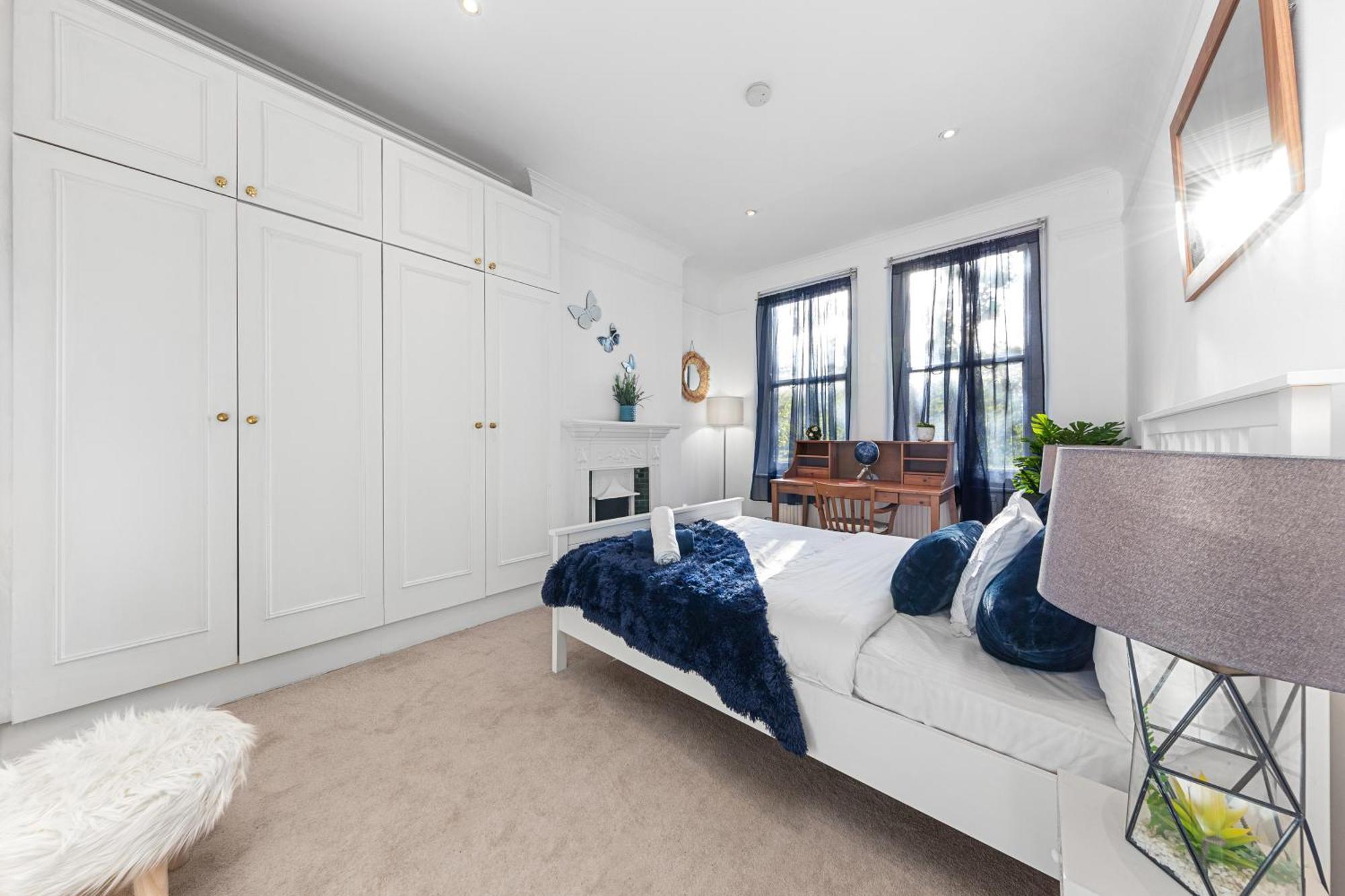Apartment 3 Bedroom Sloane Square Kings Road Chelsea Bm1