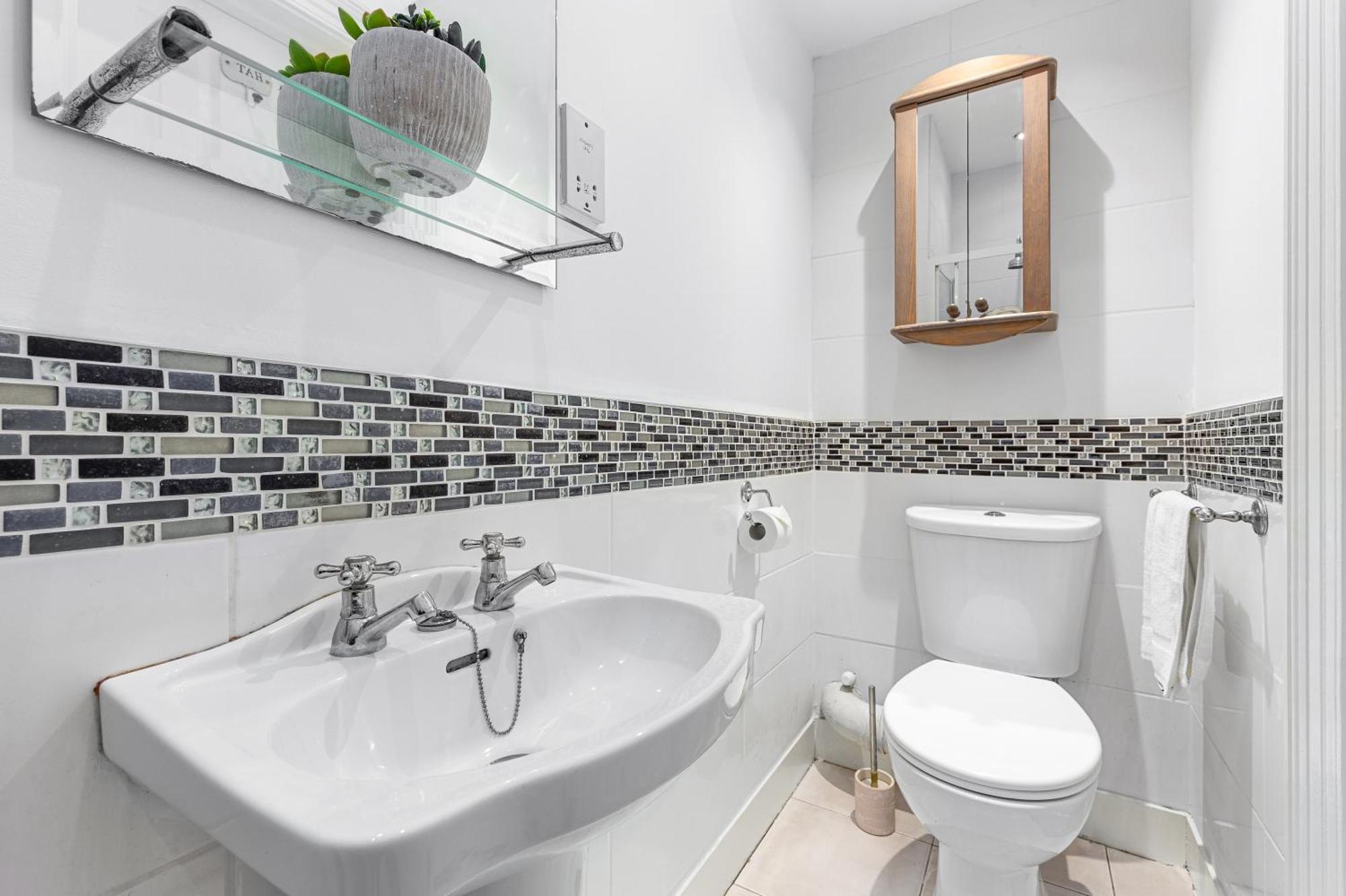 Apartment 3 Bedroom Sloane Square Kings Road Chelsea Bm1 *