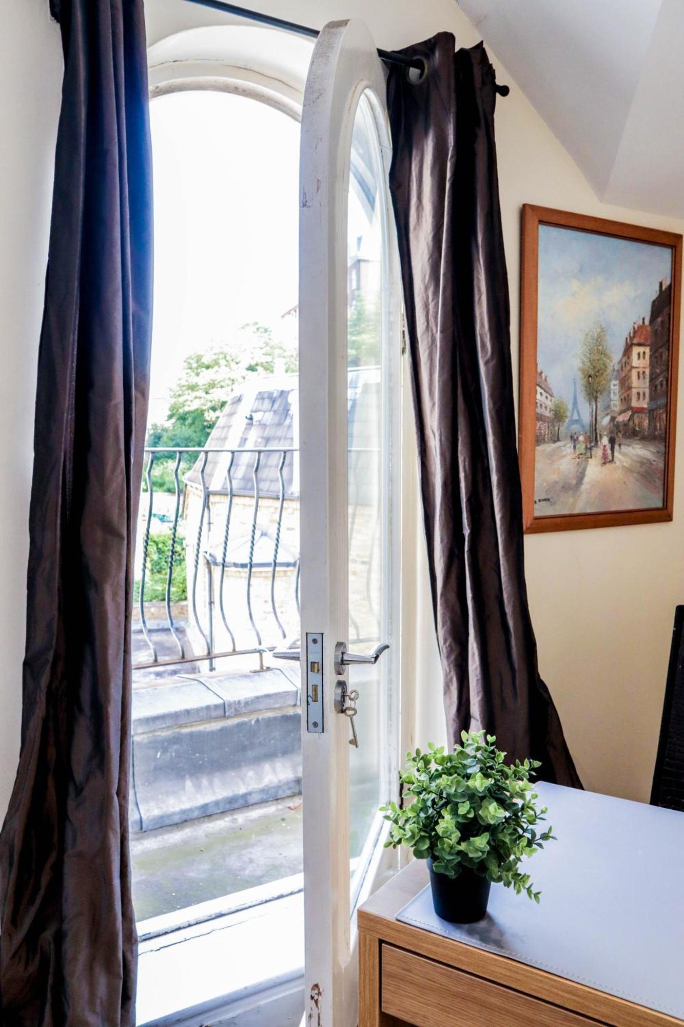 Spacious 4-bed In St.john's Wood Apartment London