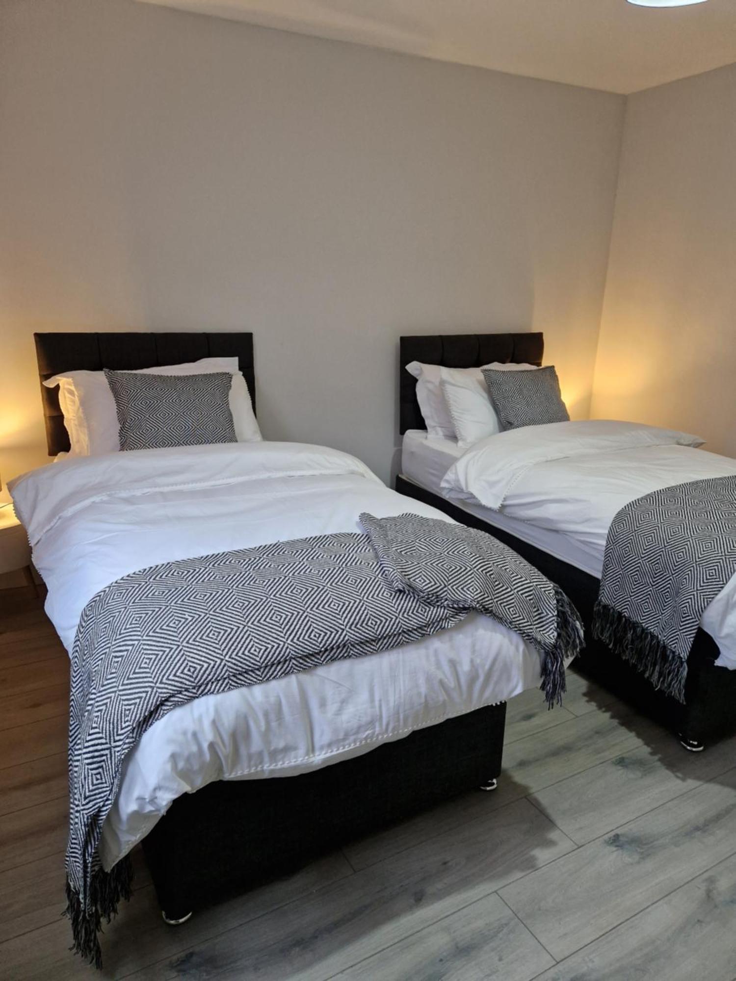 Holiday home Stylish 2 Bed Home- Short Walk To Tottenham Stadium/stations