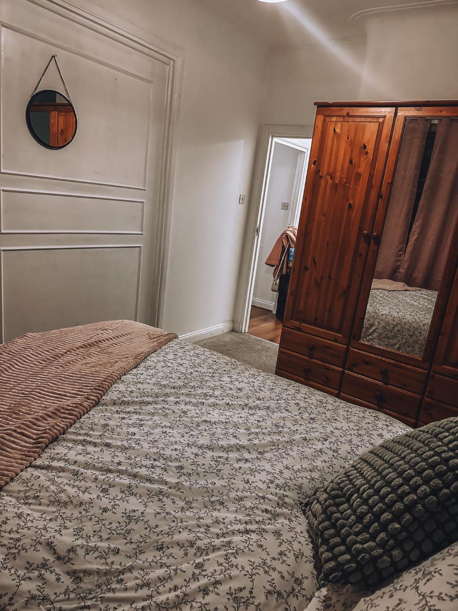 Cosy 2 Bedroom In Swiss Cottage. London