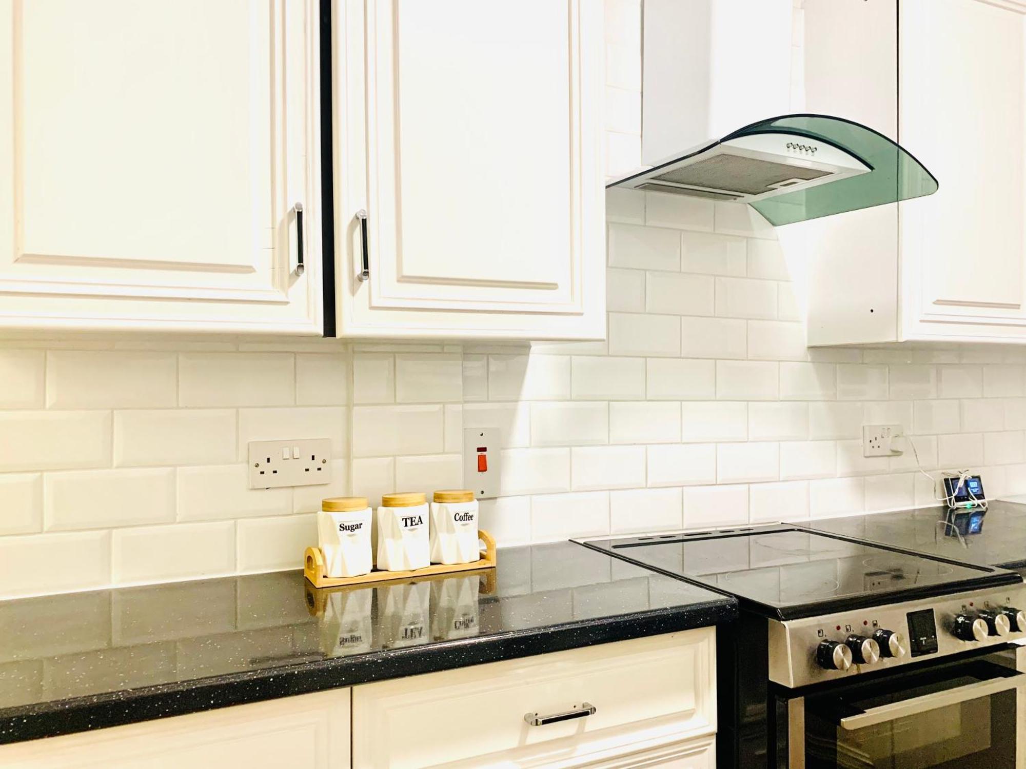 Cosy 2 Bedroom In Swiss Cottage. *