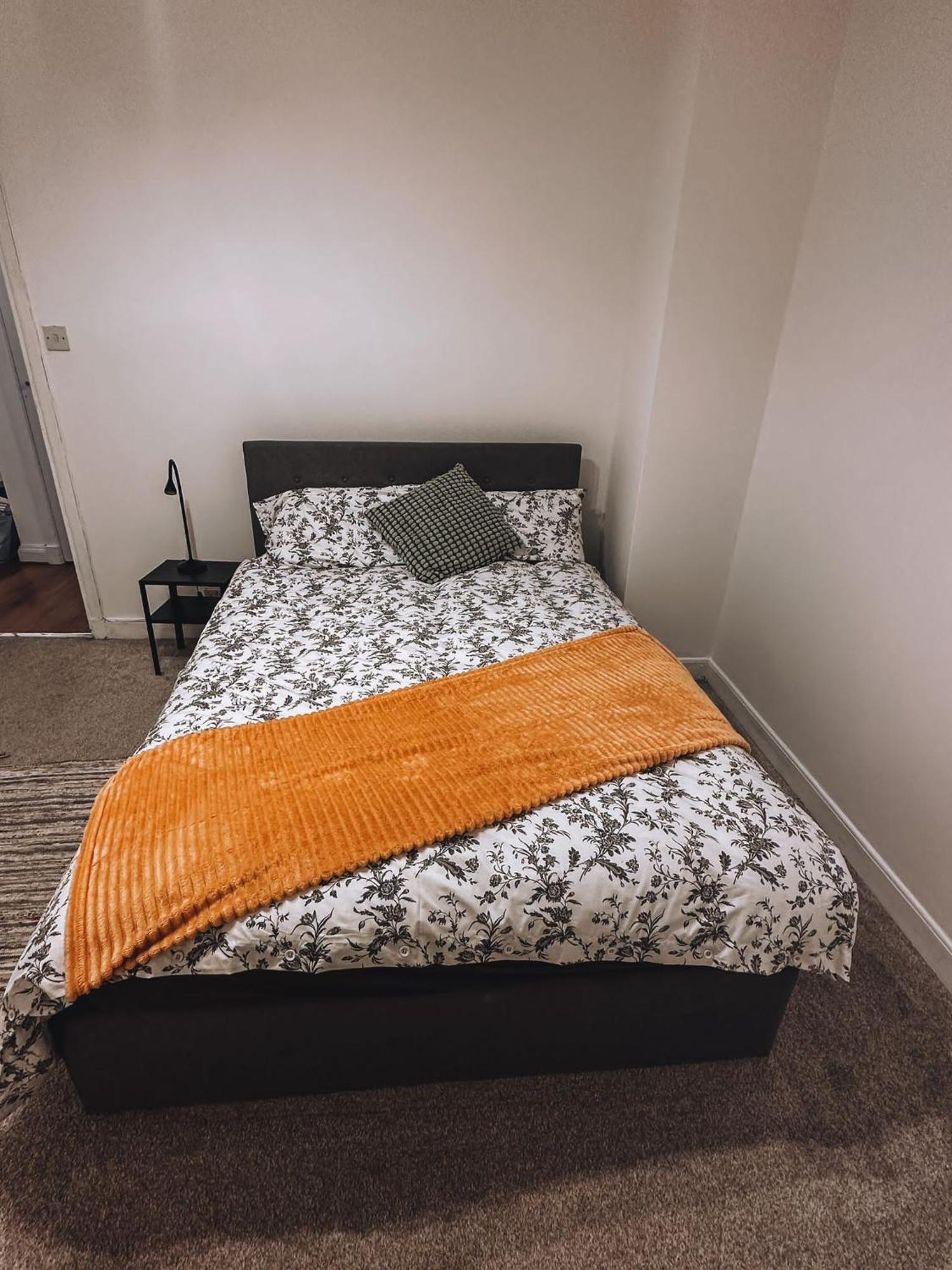 Cosy 2 Bedroom In Swiss Cottage. * London