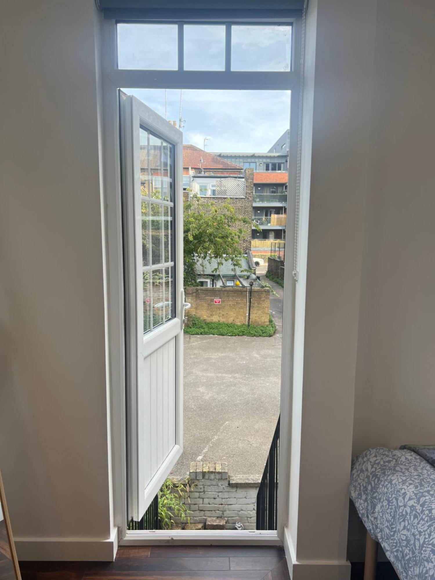 Spacious Battersea And Apartment