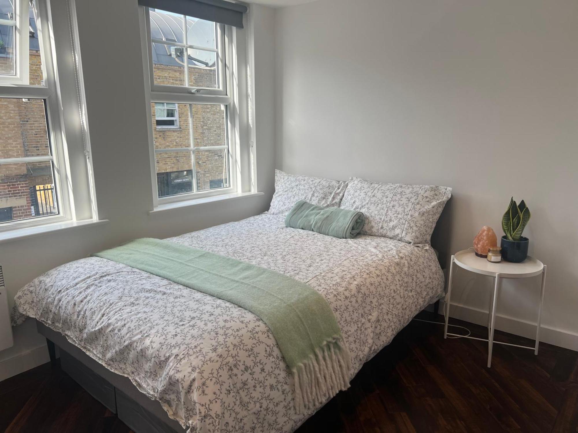 Apartment Spacious Battersea And *