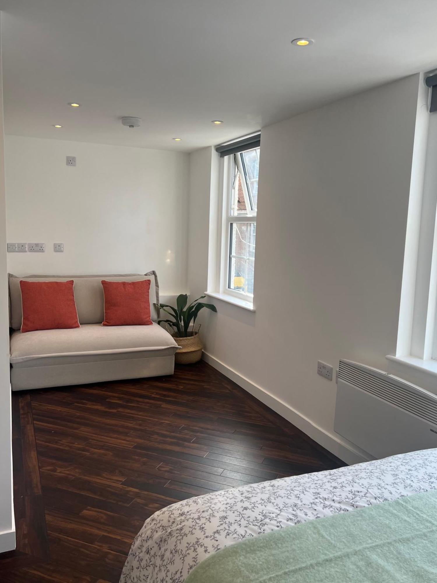 Apartment Spacious Battersea And London