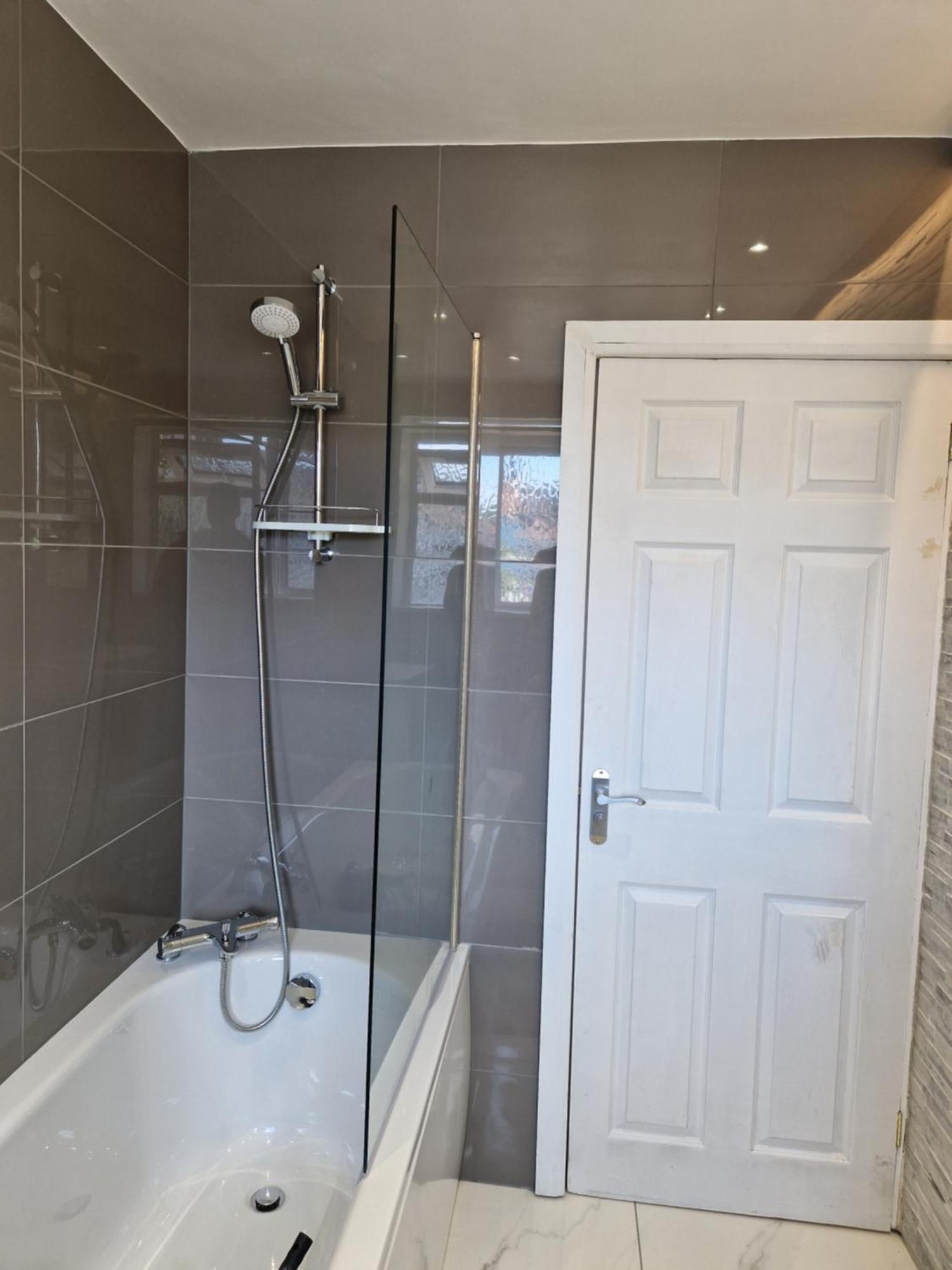 Stylish 2 Bed Home- Short Walk To Tottenham Stadium/stations London