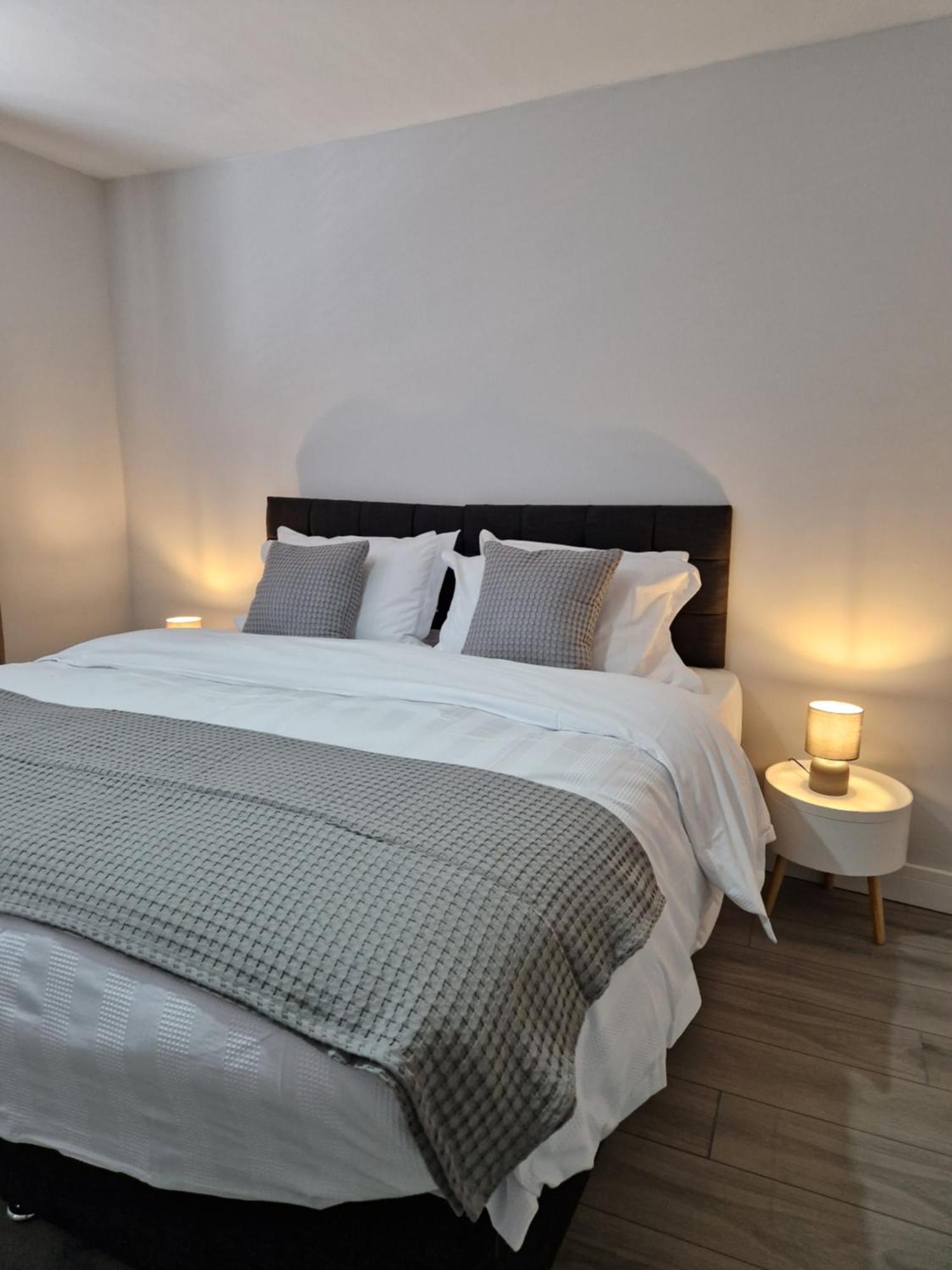 Stylish 2 Bed Home- Short Walk To Tottenham Stadium/stations * London