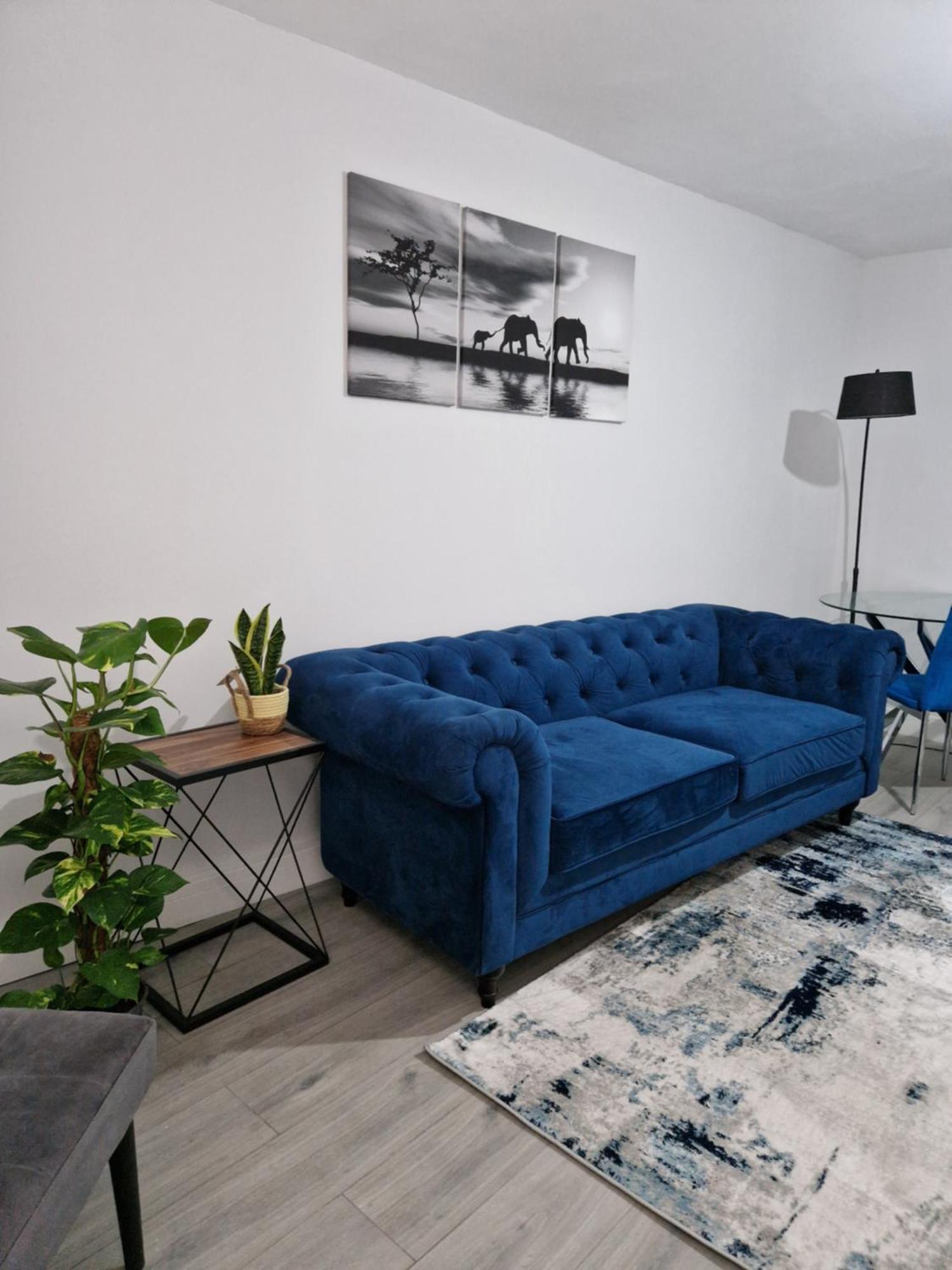 Stylish 2 Bed Home- Short Walk To Tottenham Stadium/stations London