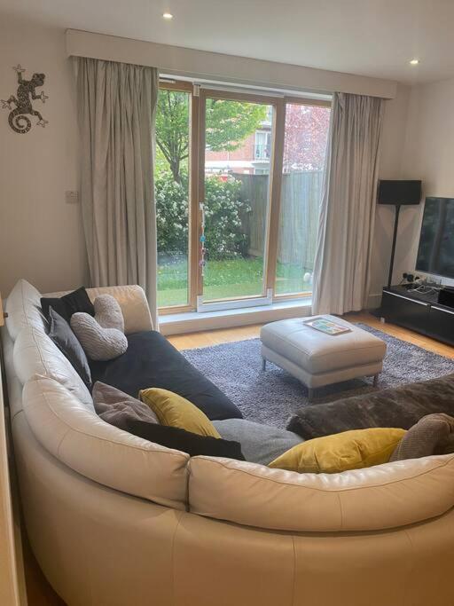 Apartment Lovely And Spacious Wimbledon Flat *