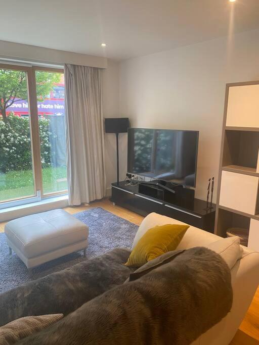 Lovely And Spacious Wimbledon Flat Apartment
